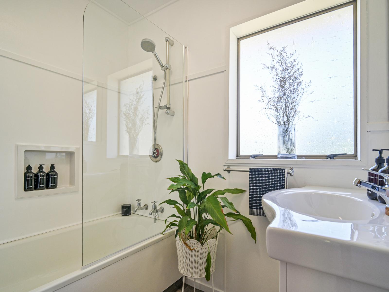 1655 Middle Road, Poukawa