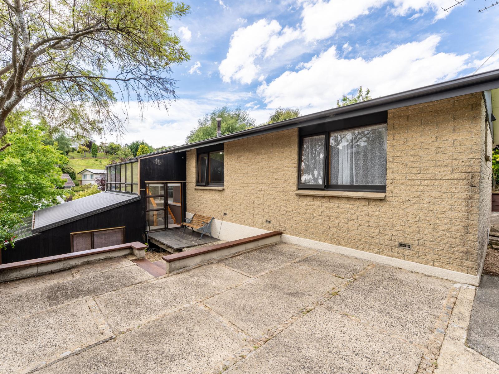 121 Barr Street, Kenmure