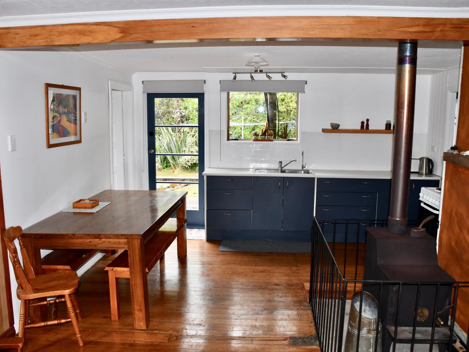 2 Hunter Street, Karamea