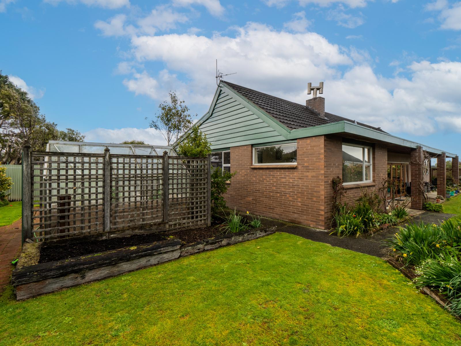 97 Gladstone Terrace, Gladstone