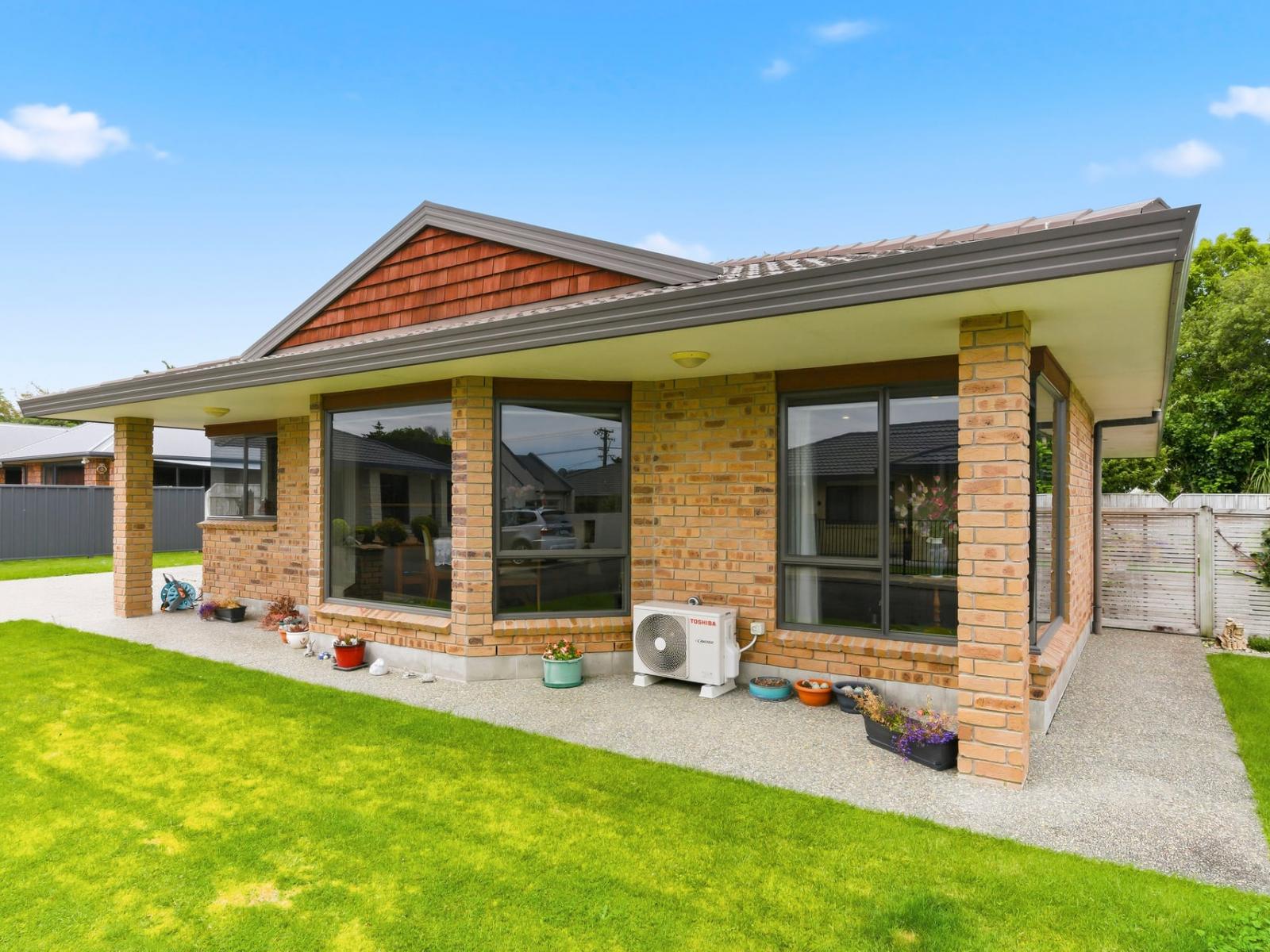 6 Campbell Grove, Levin