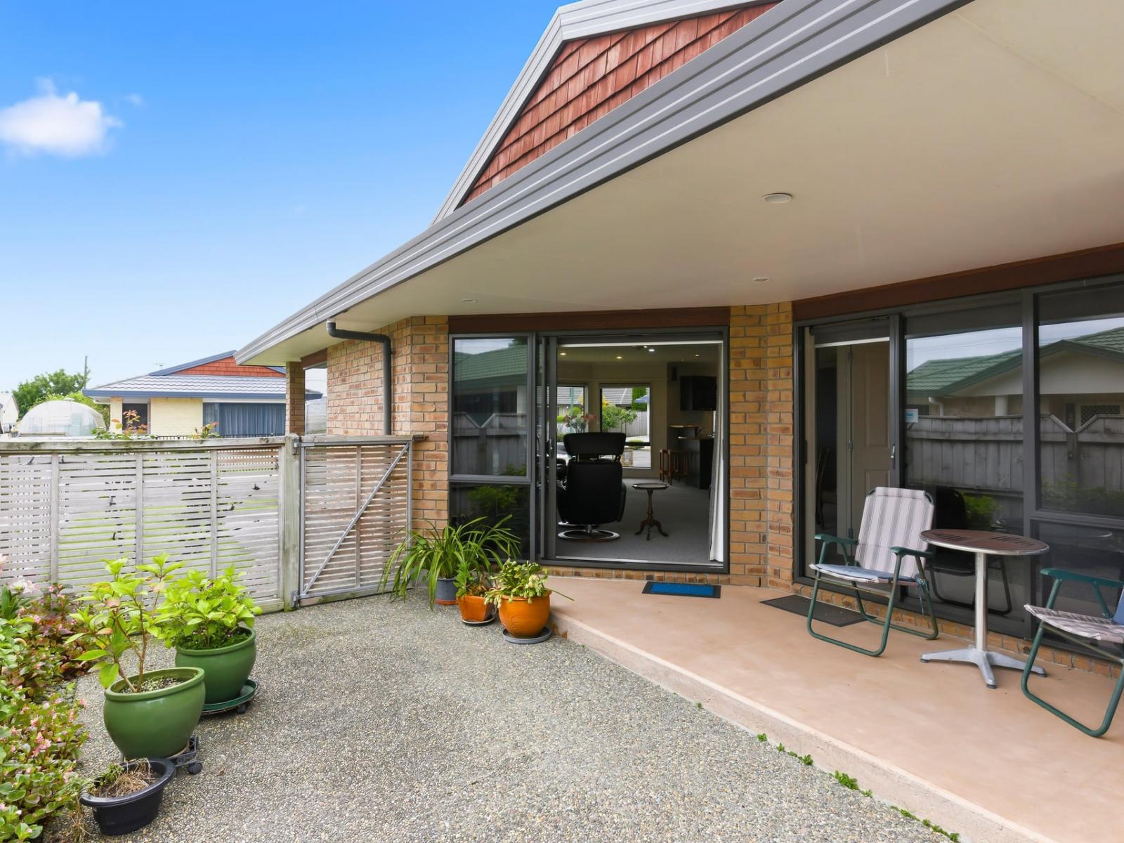 6 Campbell Grove, Levin