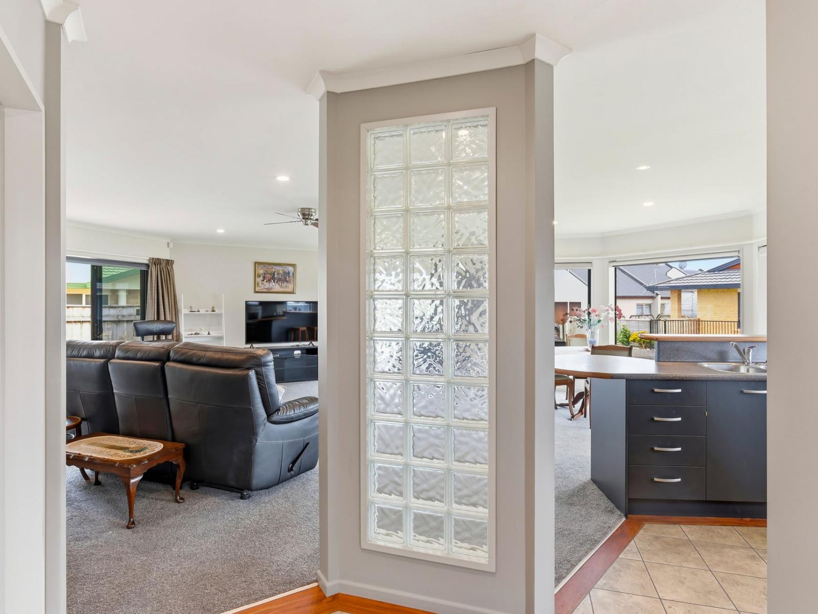 6 Campbell Grove, Levin