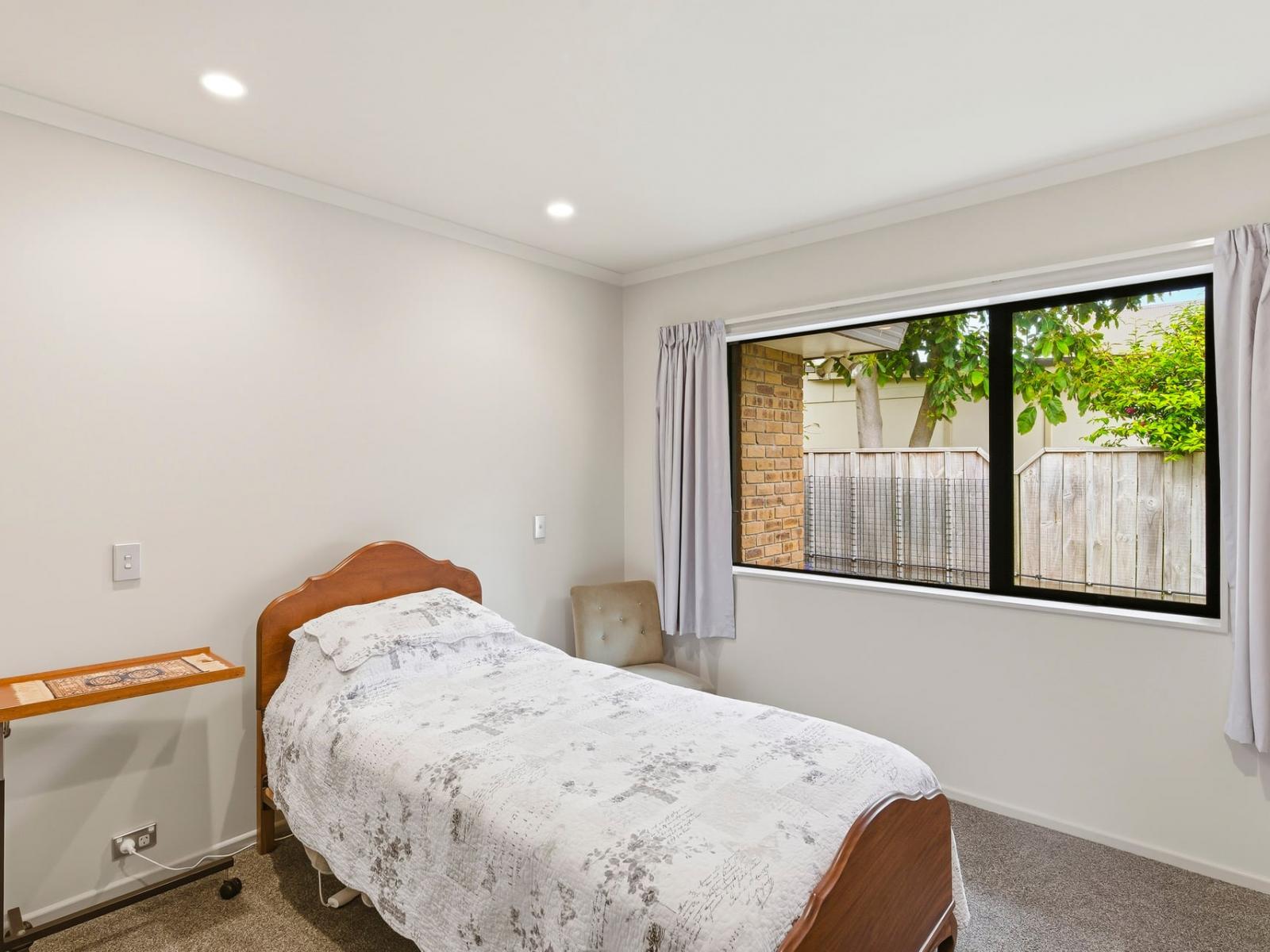 6 Campbell Grove, Levin