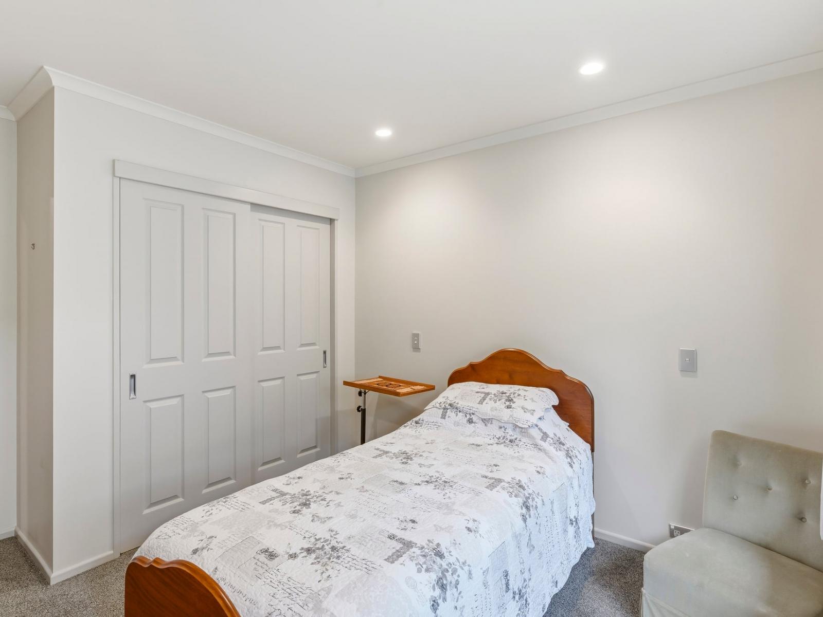 6 Campbell Grove, Levin