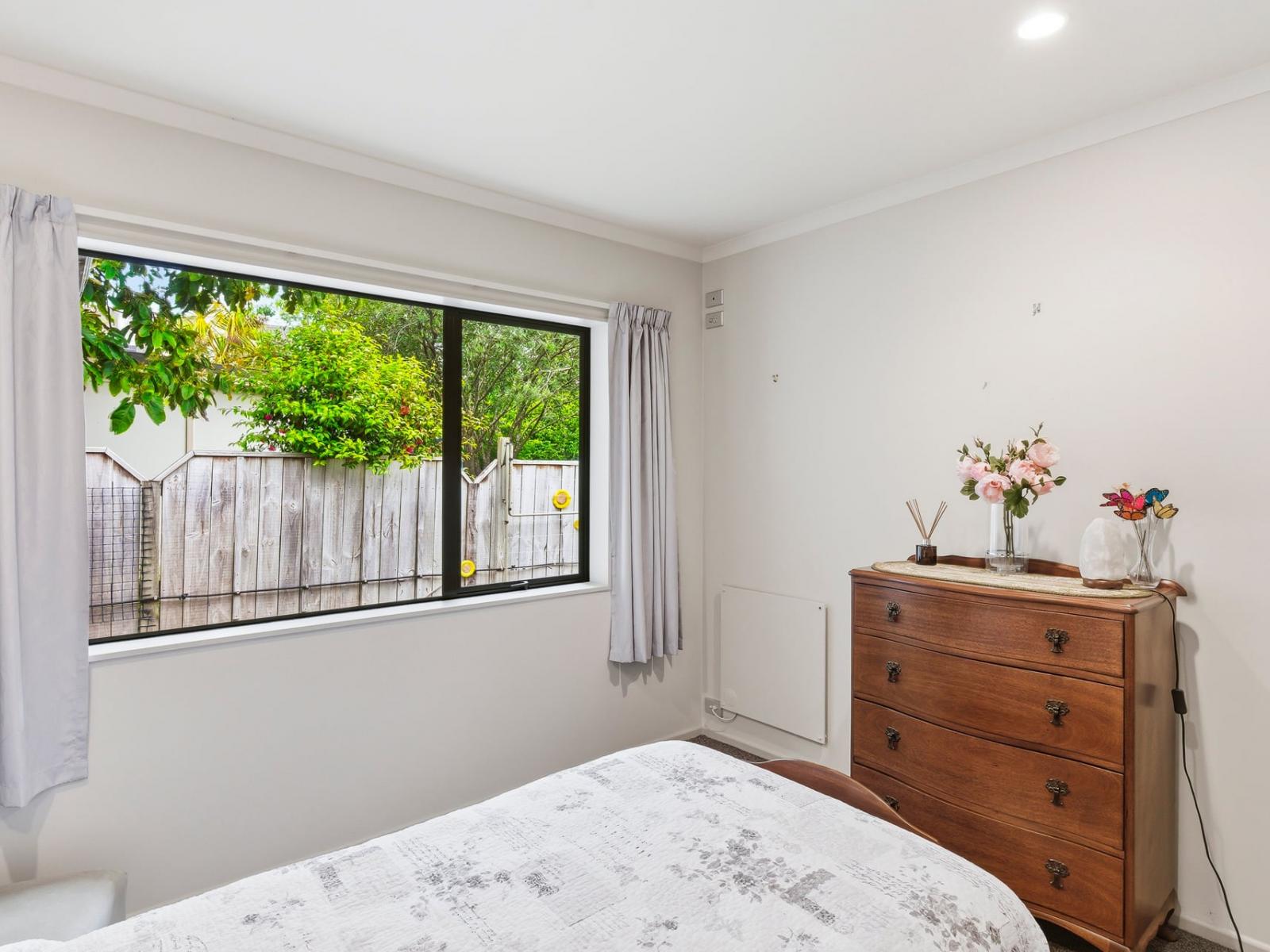 6 Campbell Grove, Levin