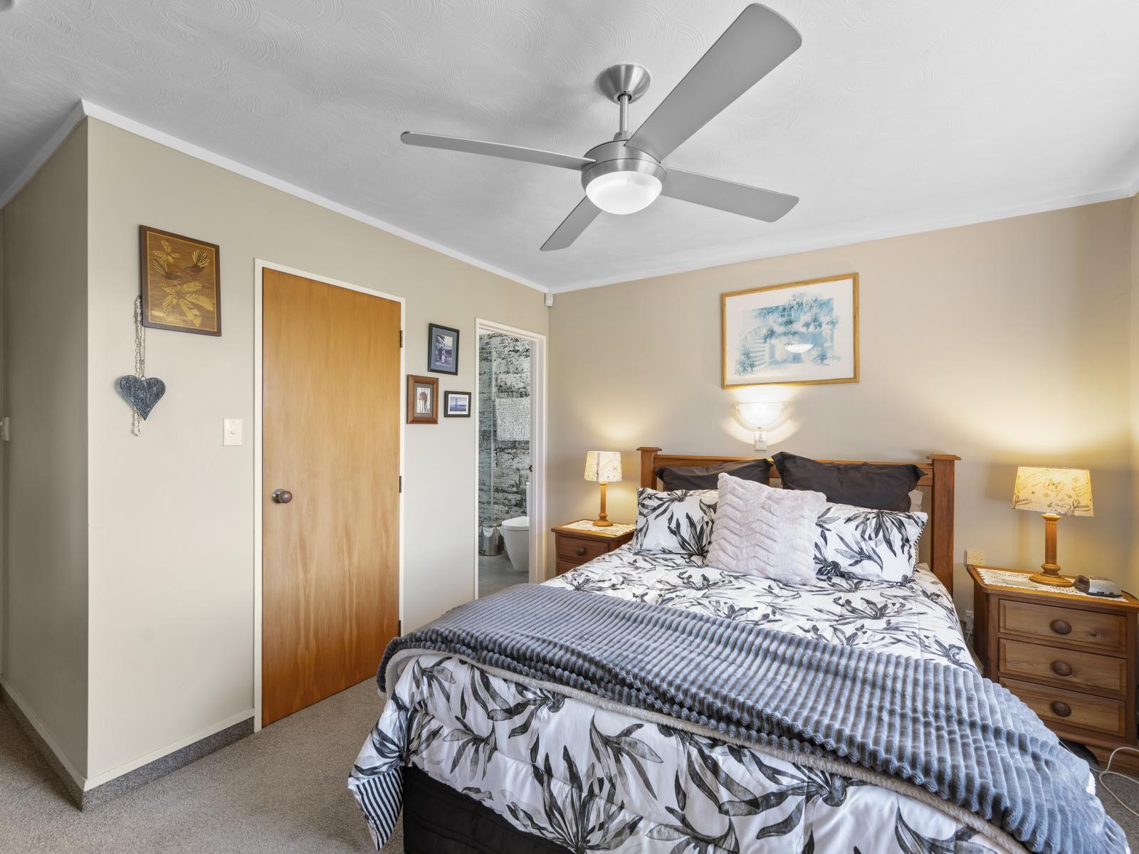 13 The Loop, Meeanee