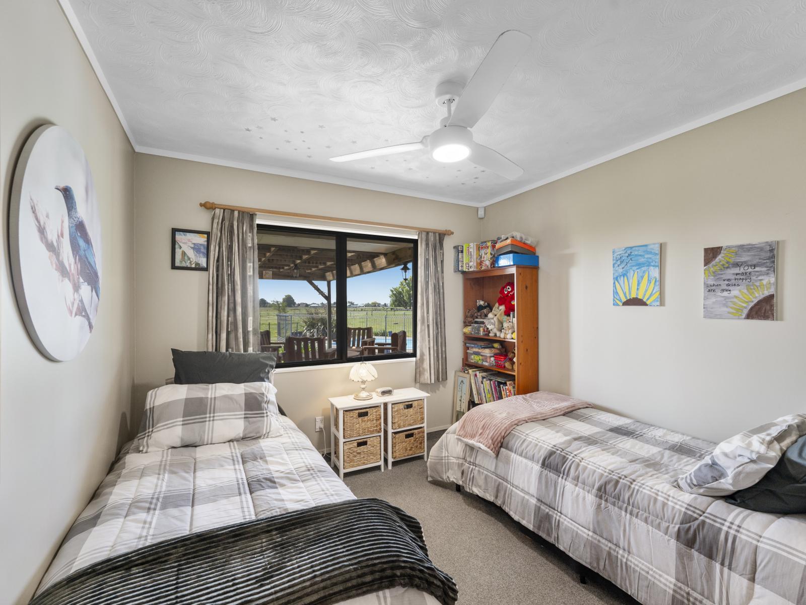 13 The Loop, Meeanee