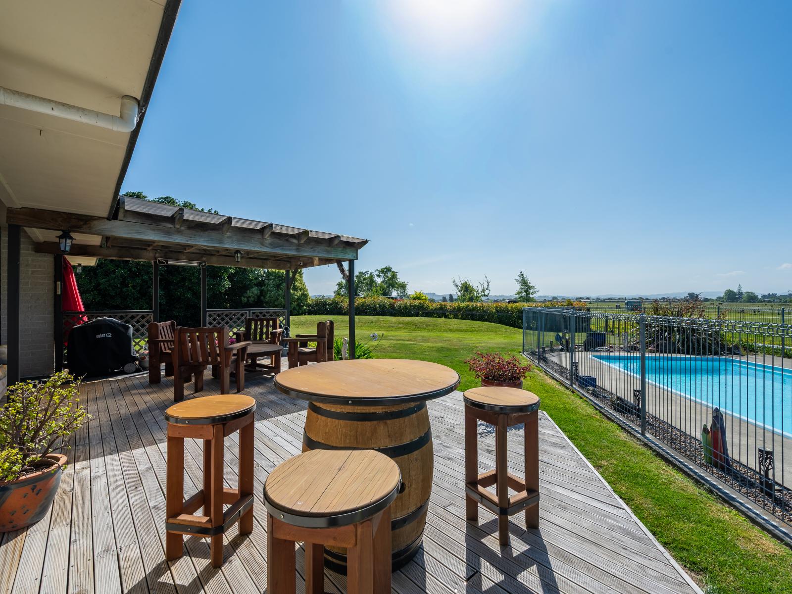 13 The Loop, Meeanee