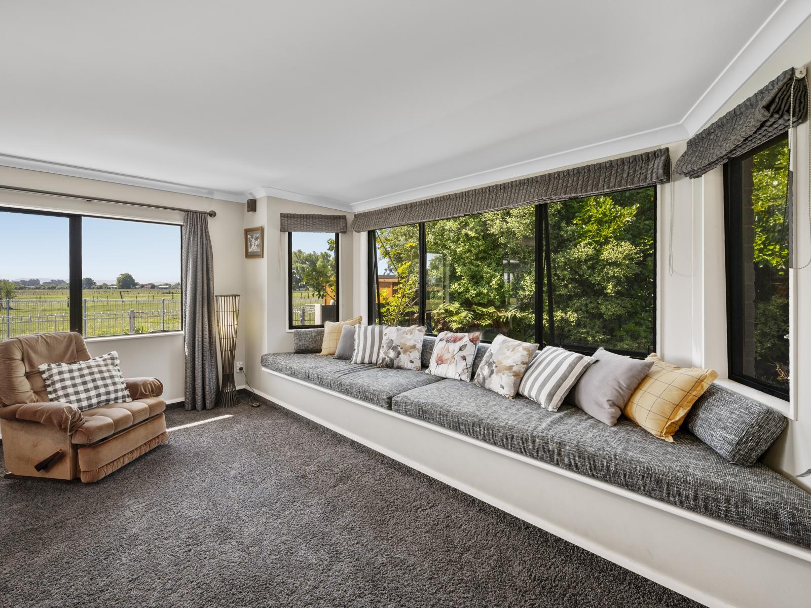 13 The Loop, Meeanee