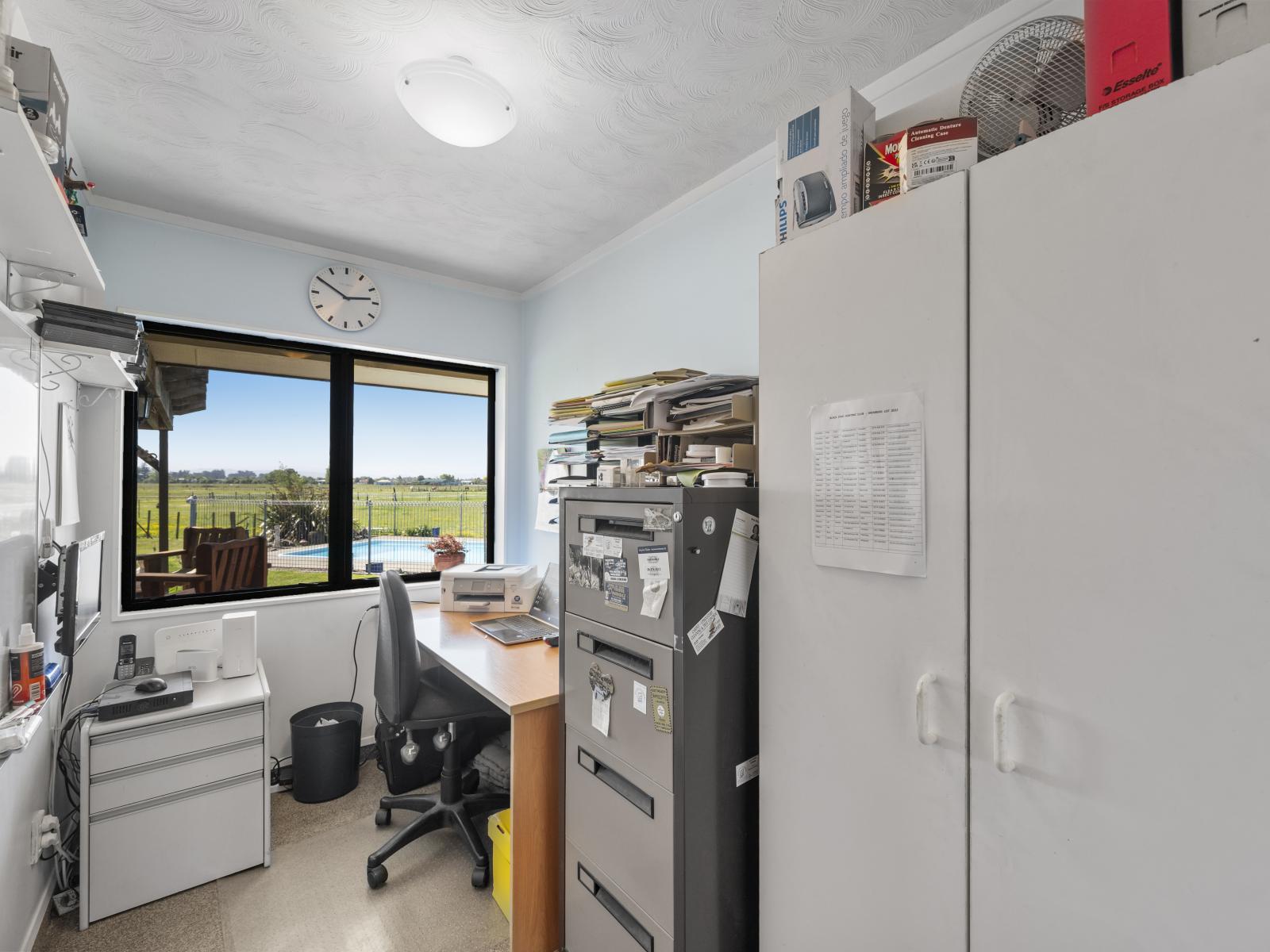 13 The Loop, Meeanee