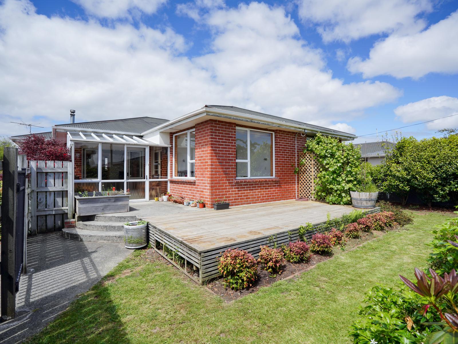 151 West Street, Hawthorndale