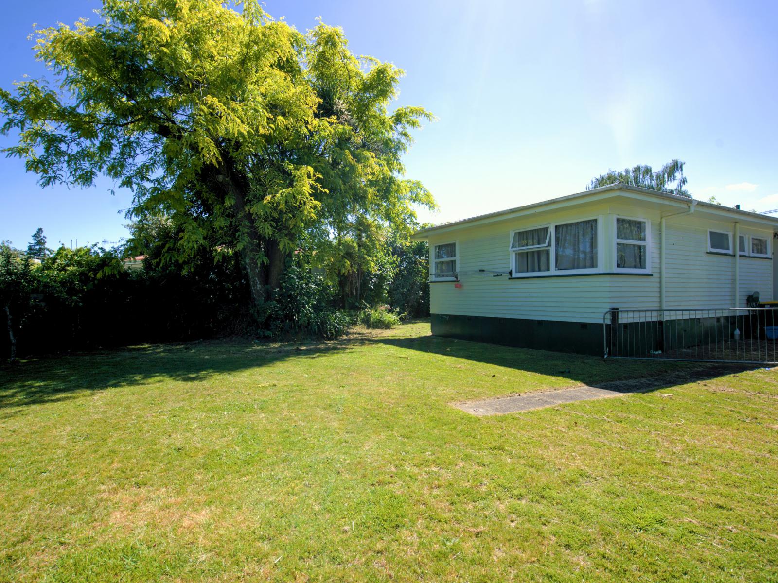 2 Gear Street, Utuhina