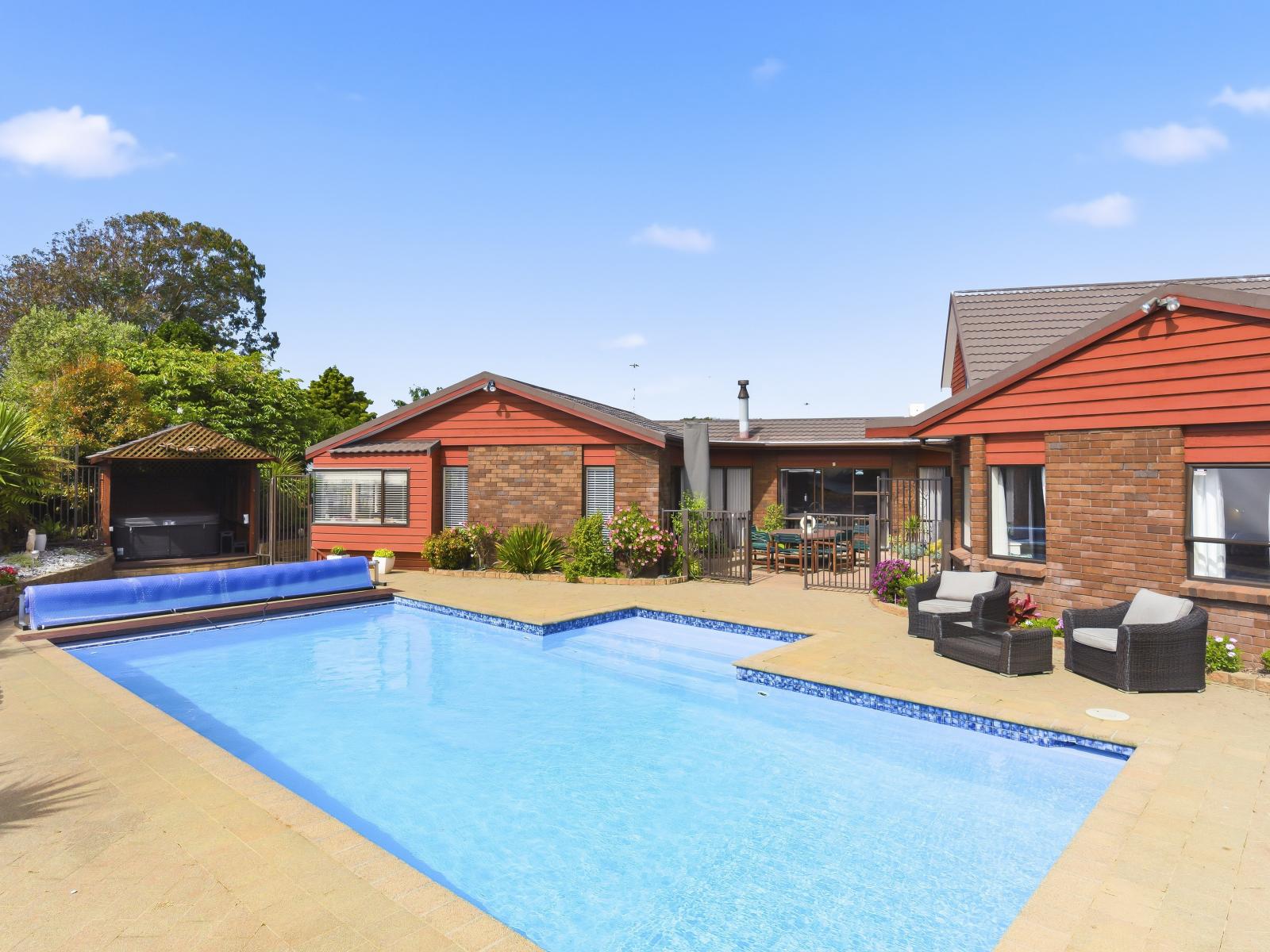 11 Oakwood Grove, Paraparaumu Beach