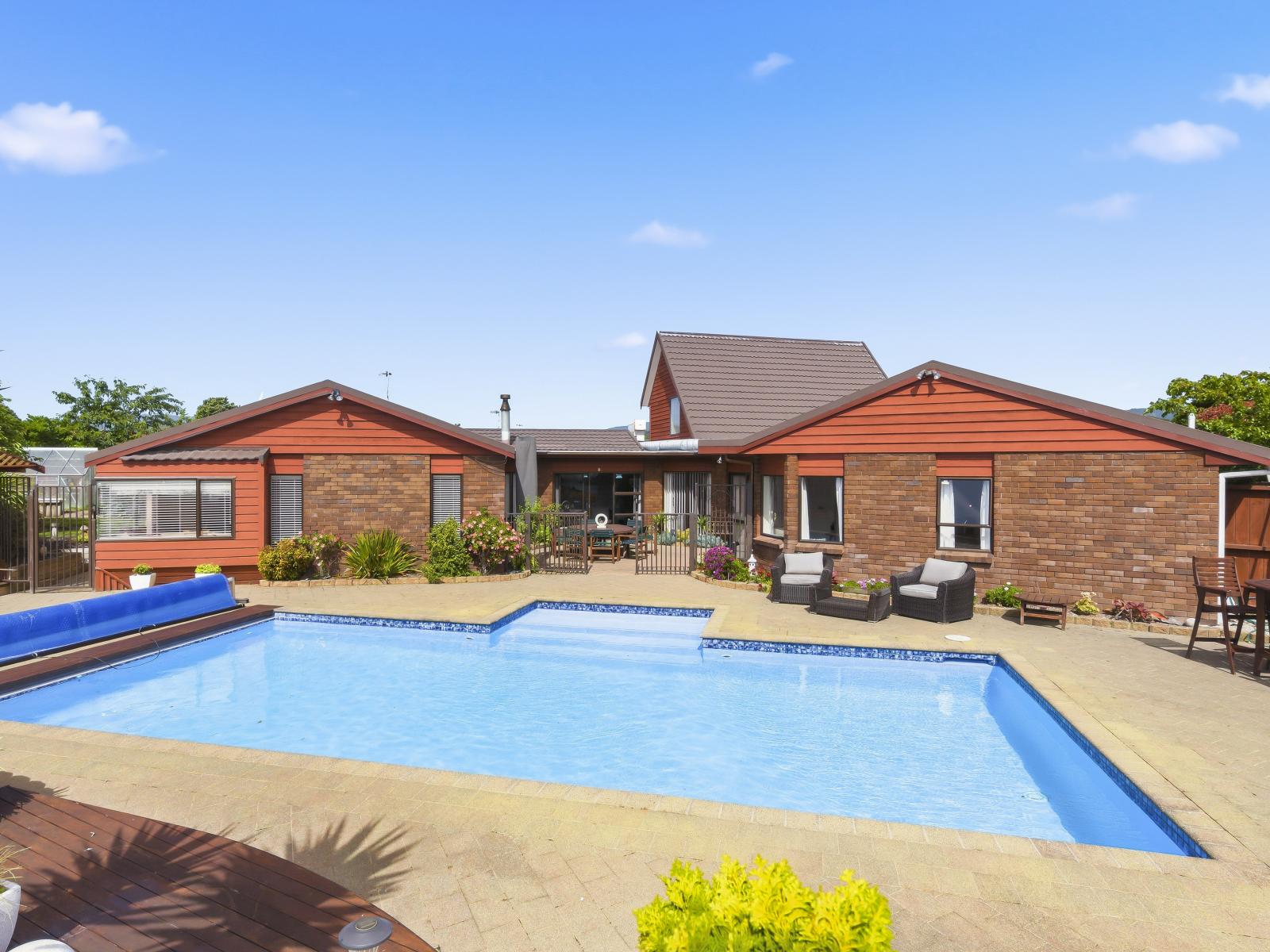 11 Oakwood Grove, Paraparaumu Beach