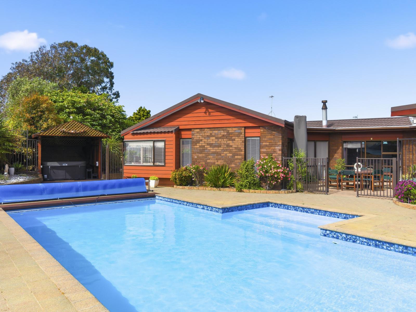 11 Oakwood Grove, Paraparaumu Beach