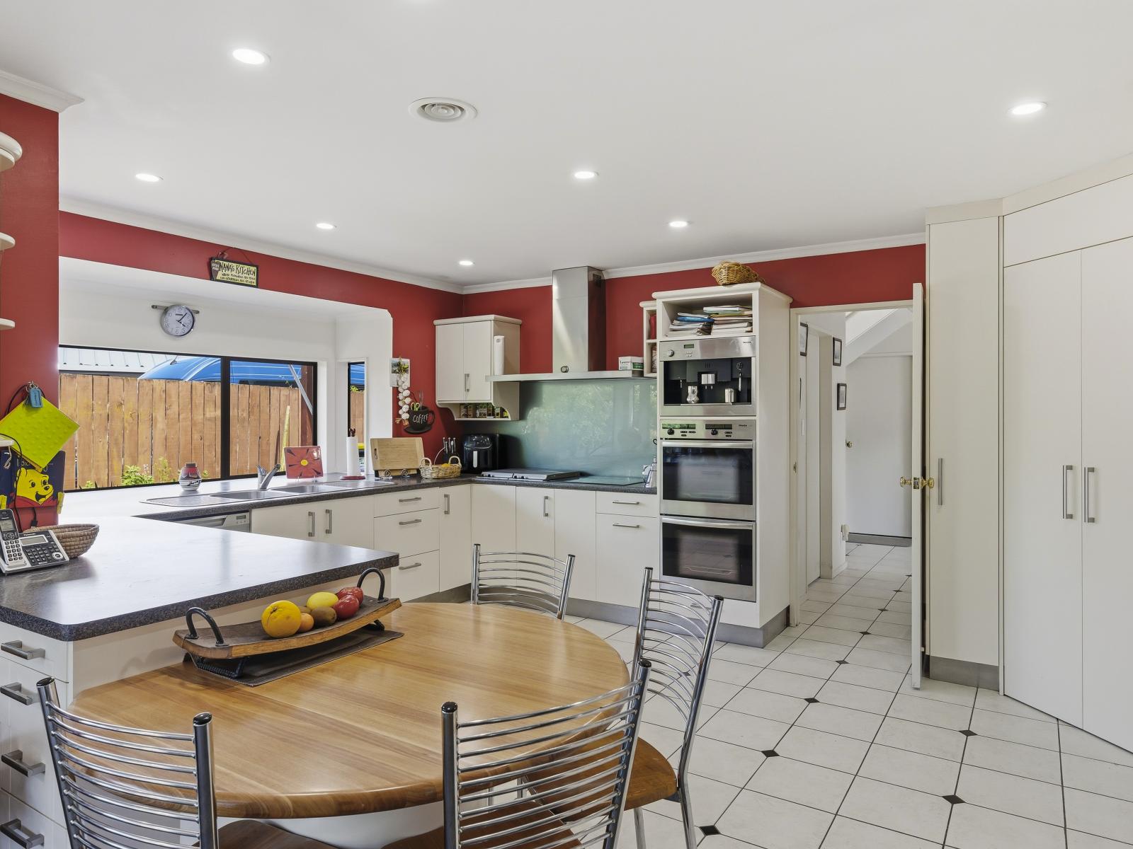 11 Oakwood Grove, Paraparaumu Beach