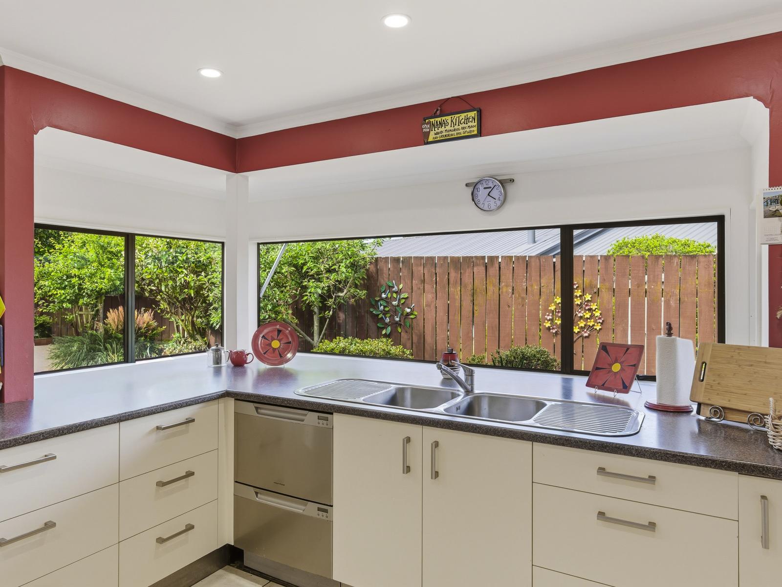 11 Oakwood Grove, Paraparaumu Beach