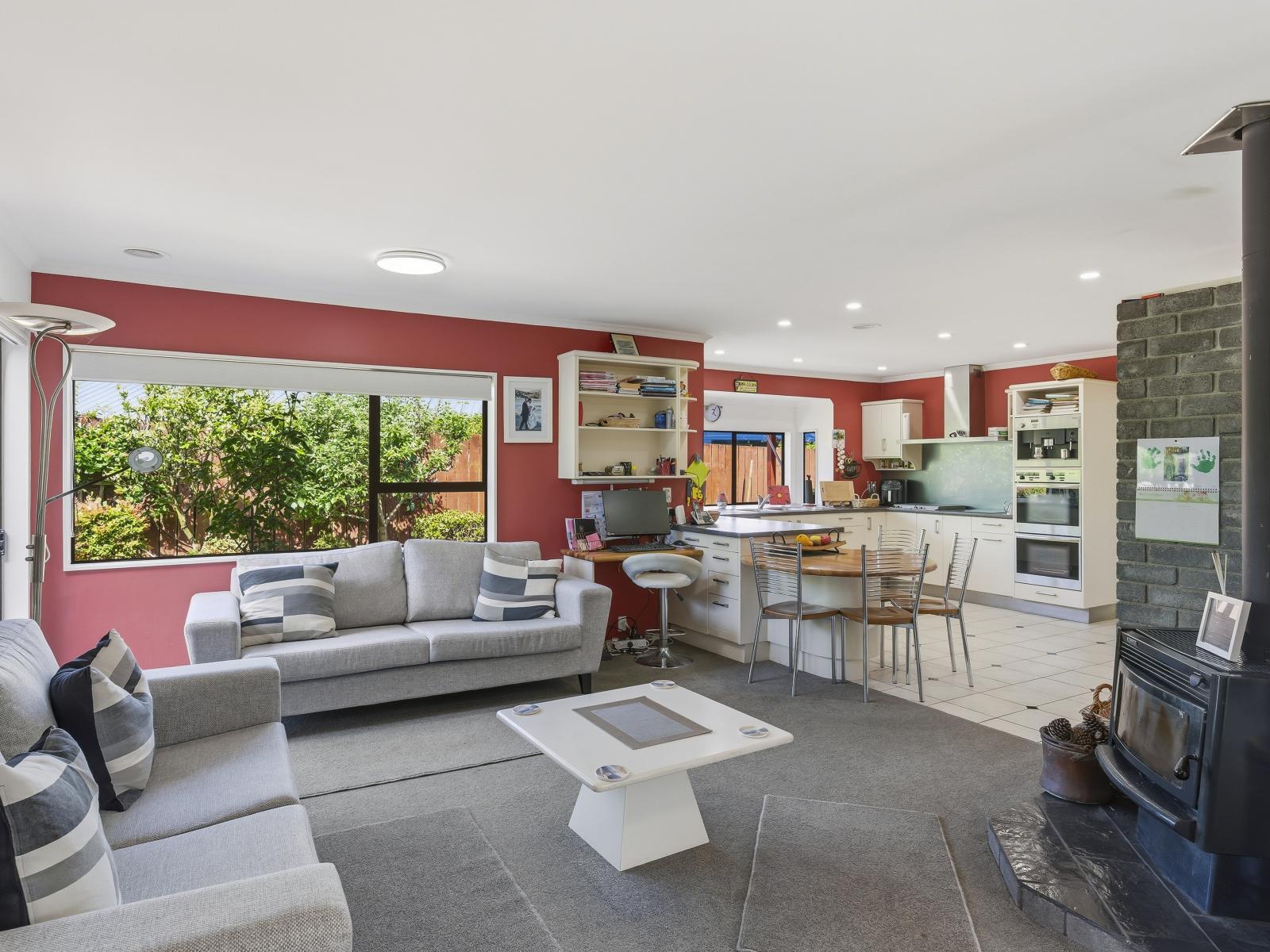 11 Oakwood Grove, Paraparaumu Beach