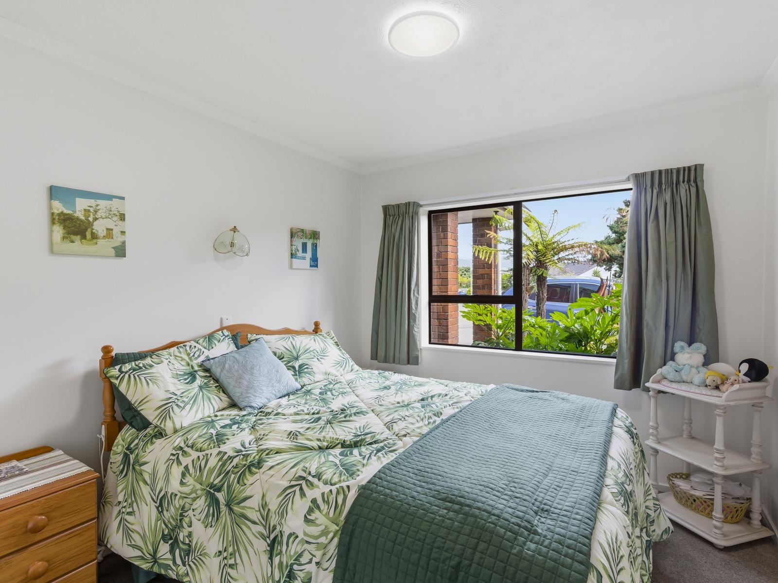 11 Oakwood Grove, Paraparaumu Beach