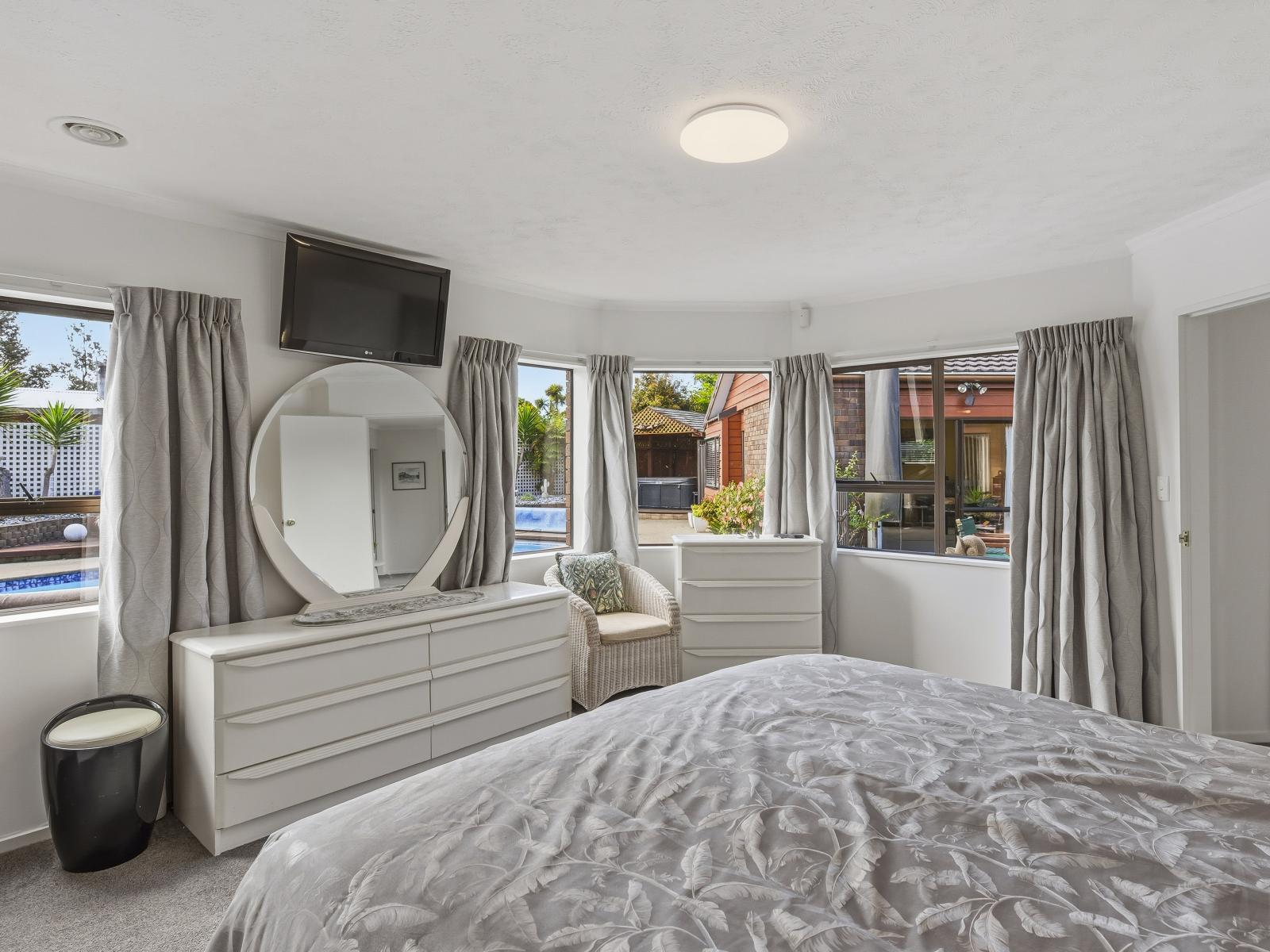 11 Oakwood Grove, Paraparaumu Beach