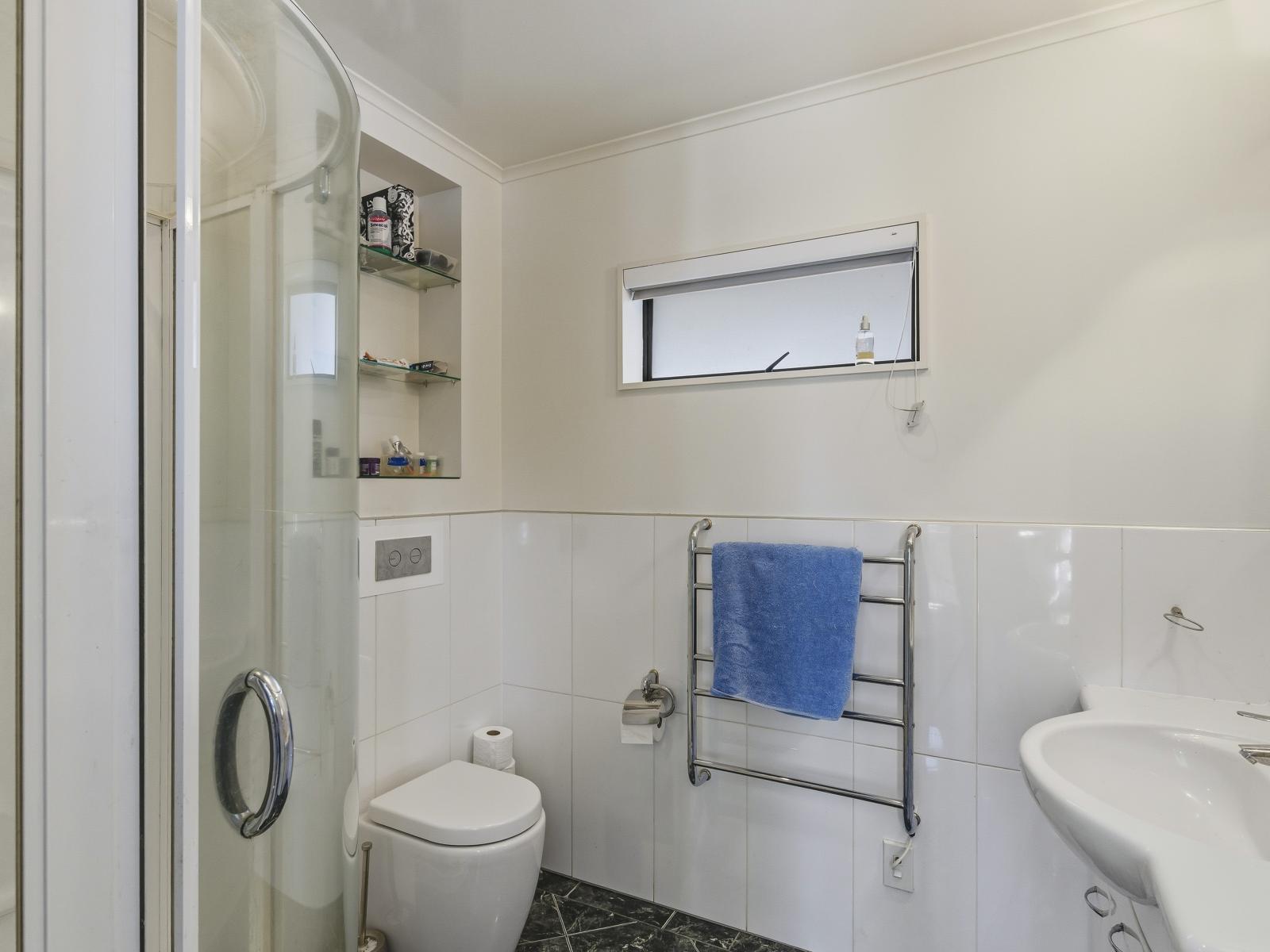 11 Oakwood Grove, Paraparaumu Beach