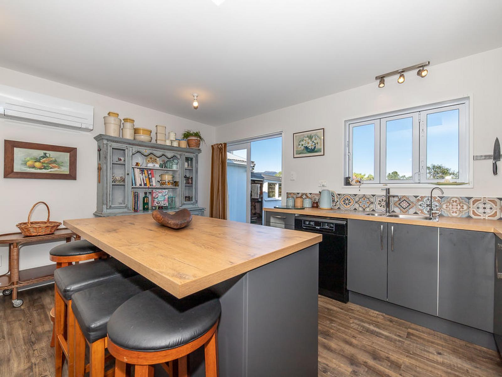 14 Coates Street, Westport