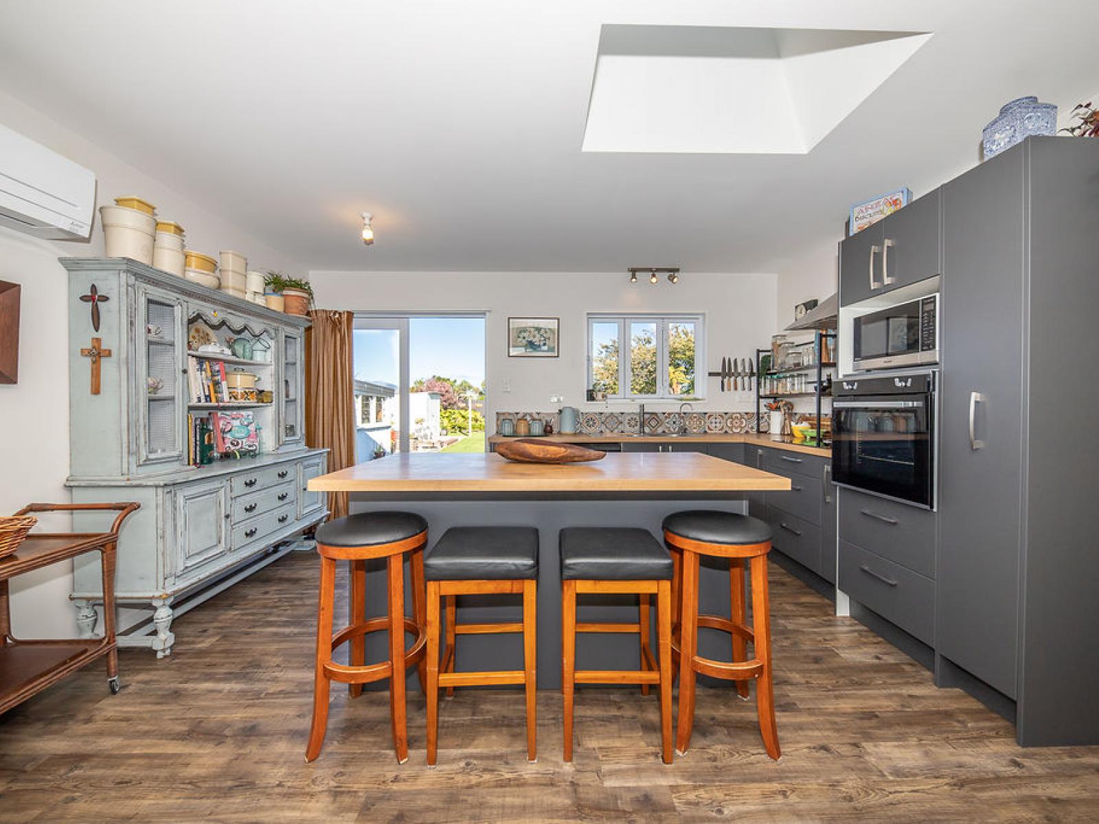 14 Coates Street, Westport