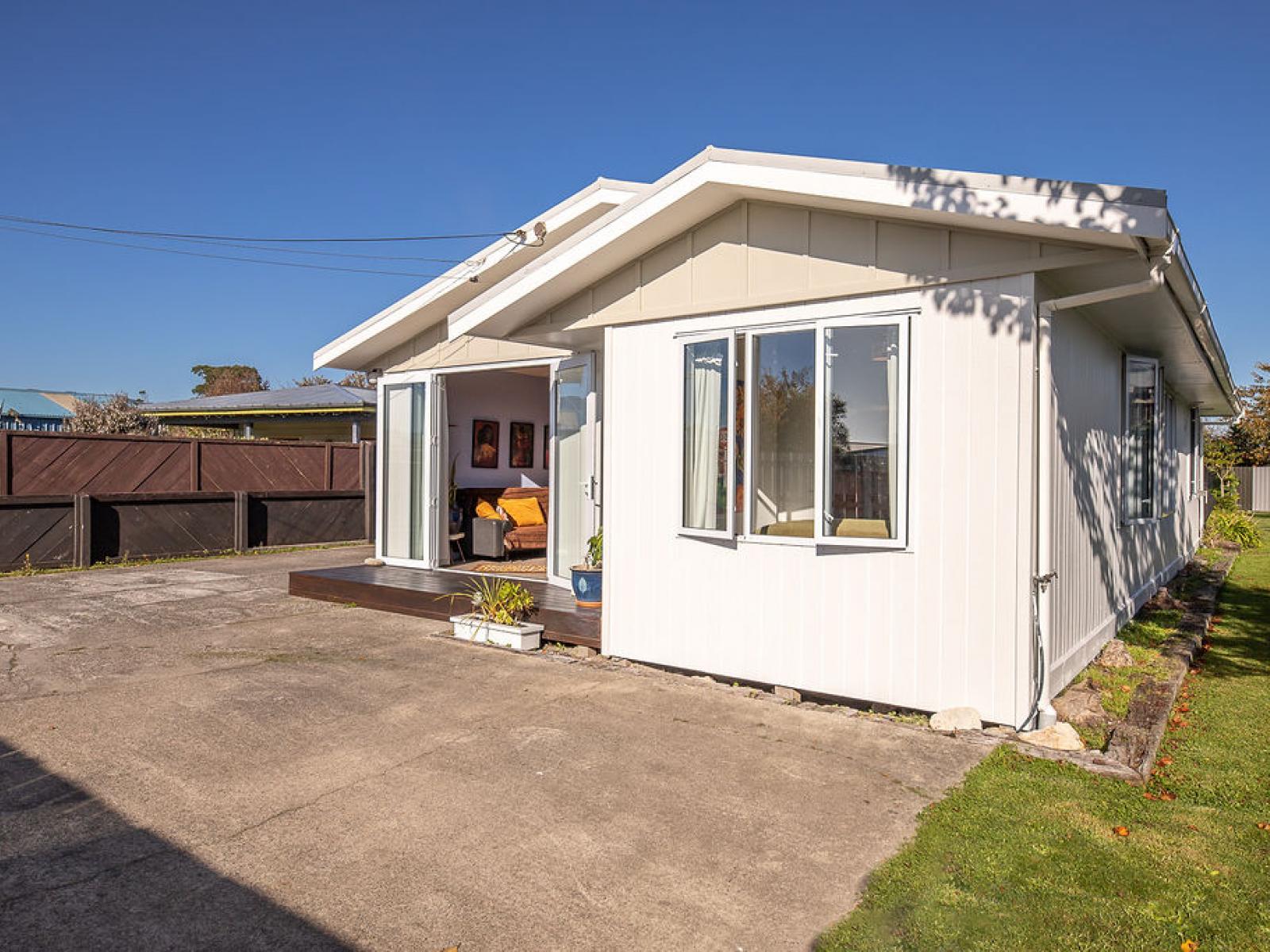 14 Coates Street, Westport