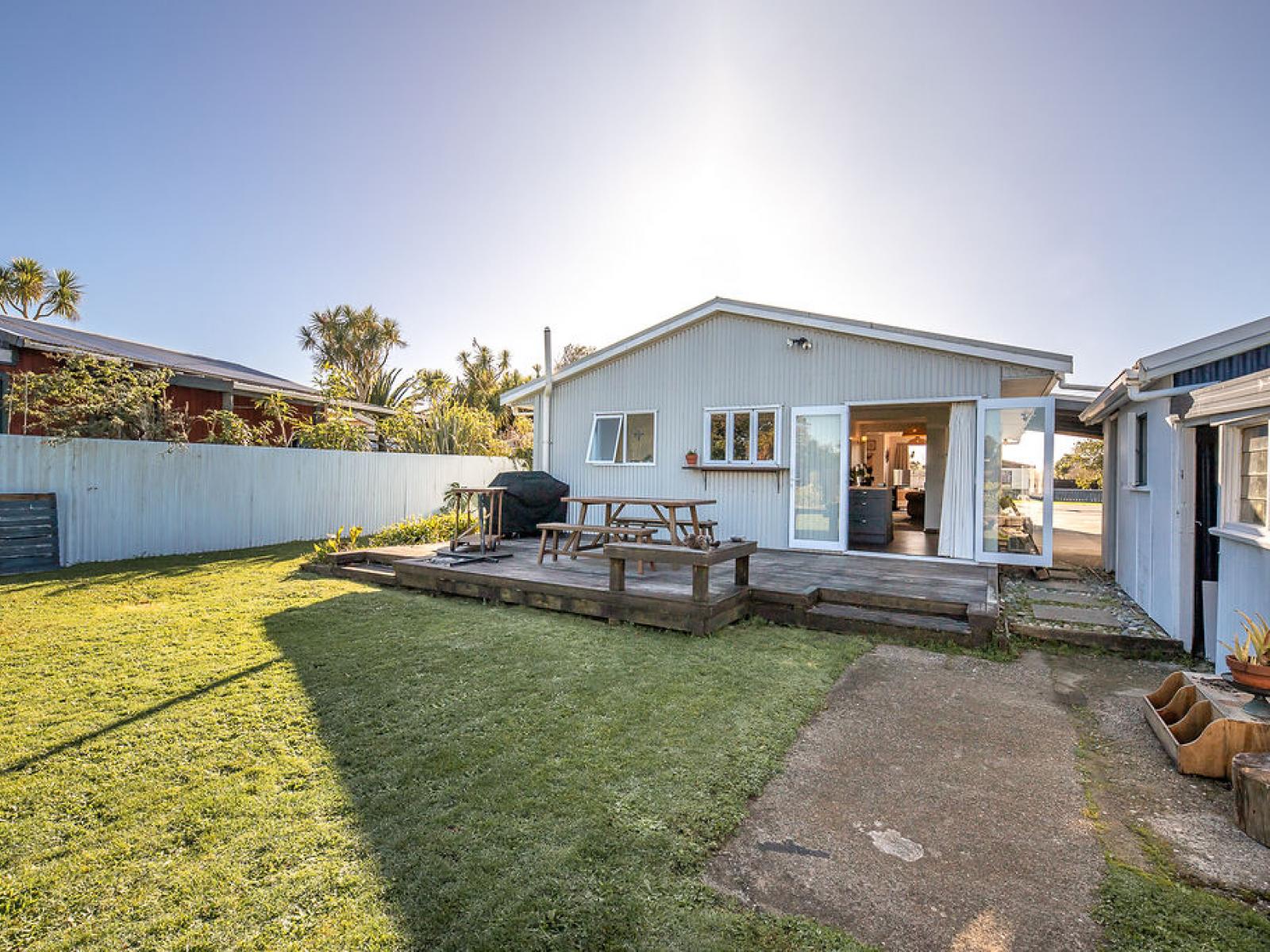 14 Coates Street, Westport