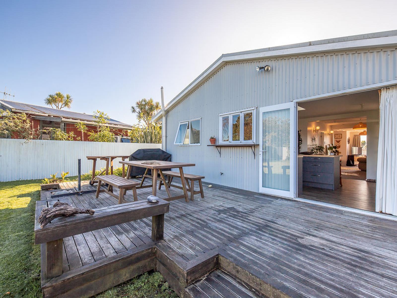 14 Coates Street, Westport