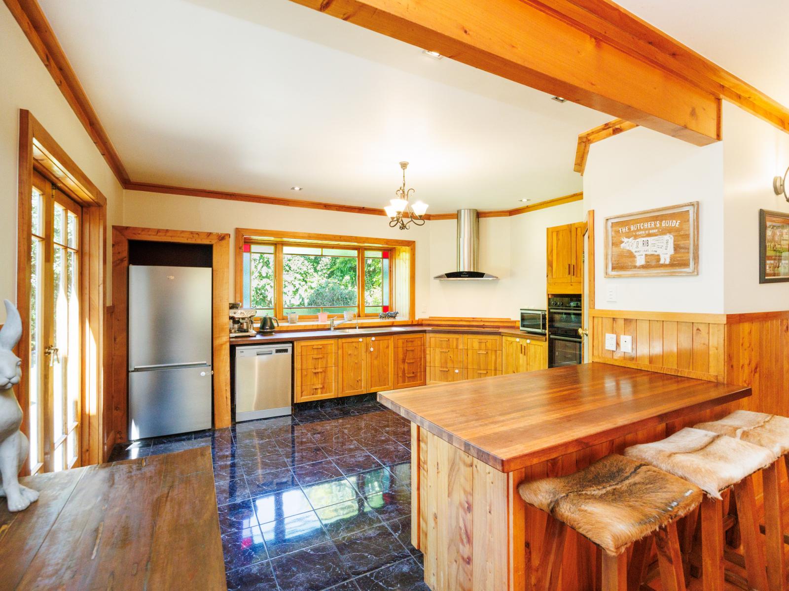 851 Milson Line, Newbury