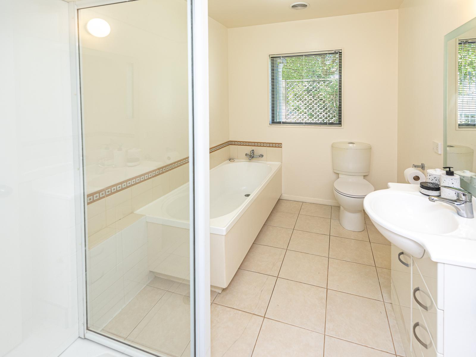 4 Rotokawau Drive, St Johns Hill