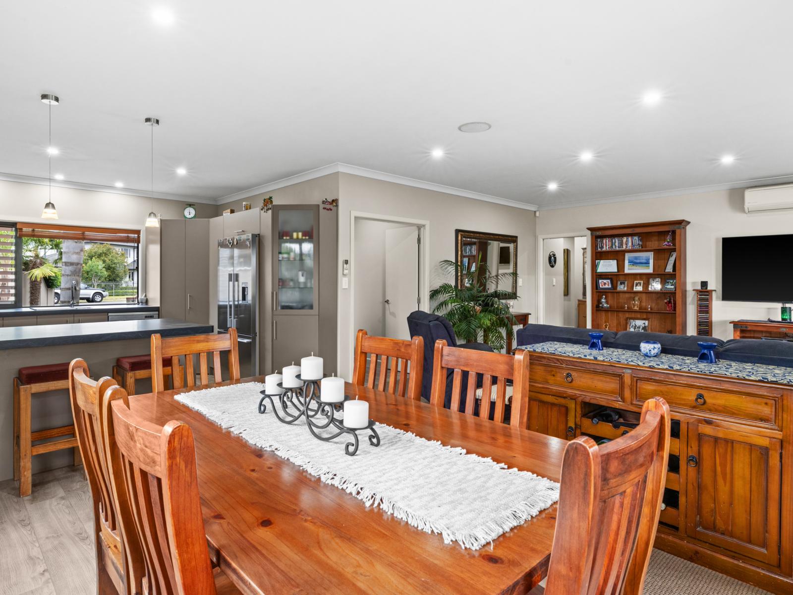 6 Lowry Place, Frimley