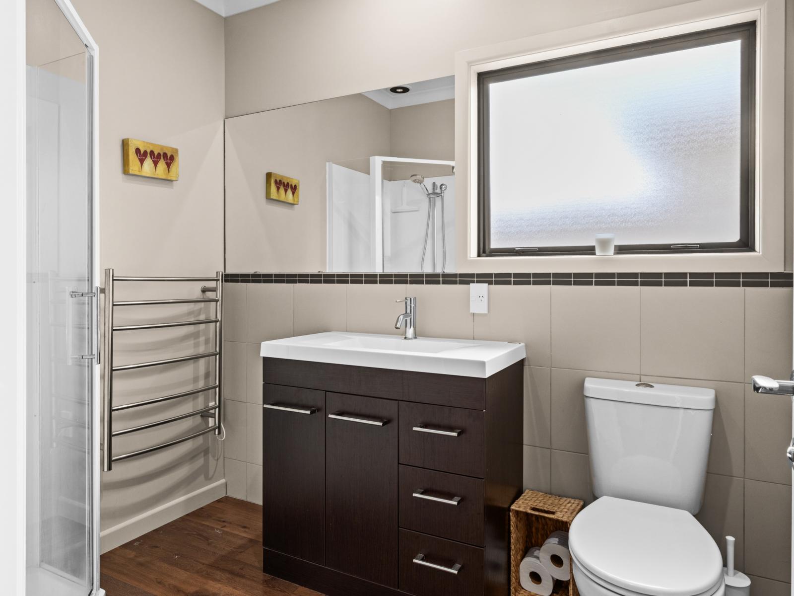 6 Lowry Place, Frimley