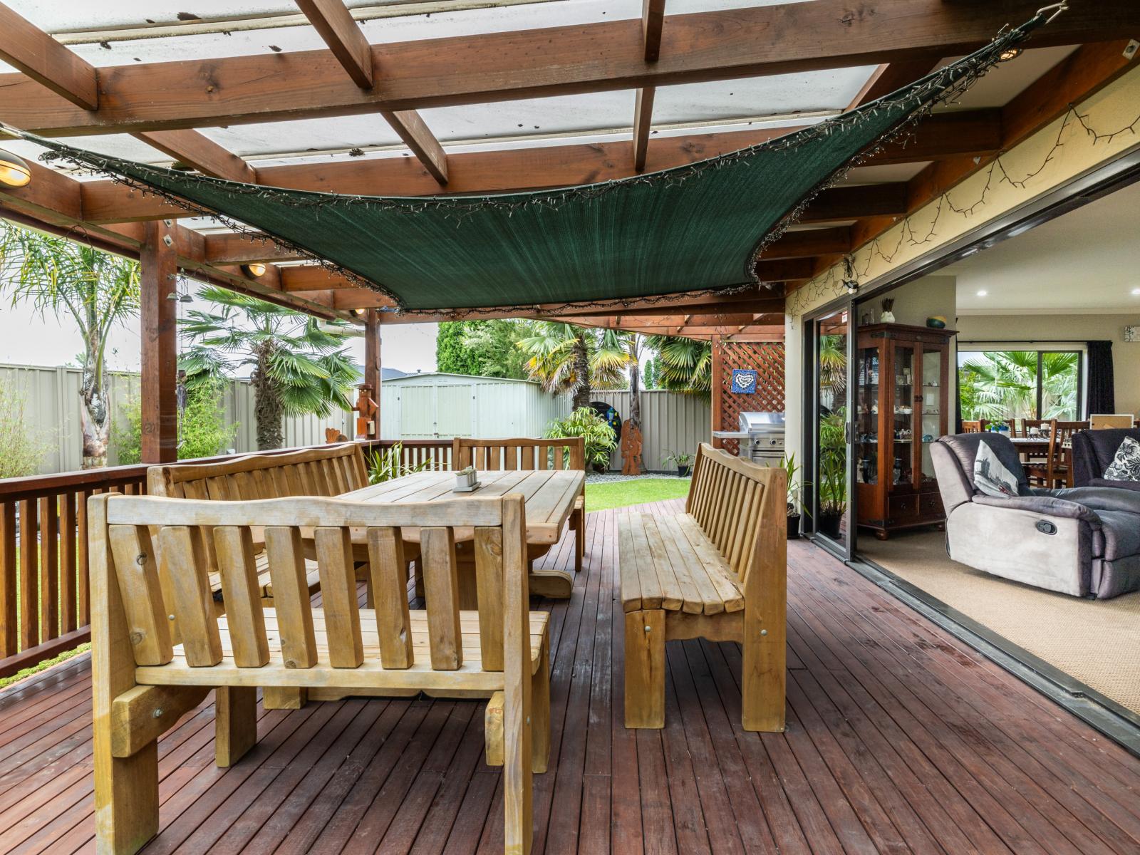 6 Lowry Place, Frimley