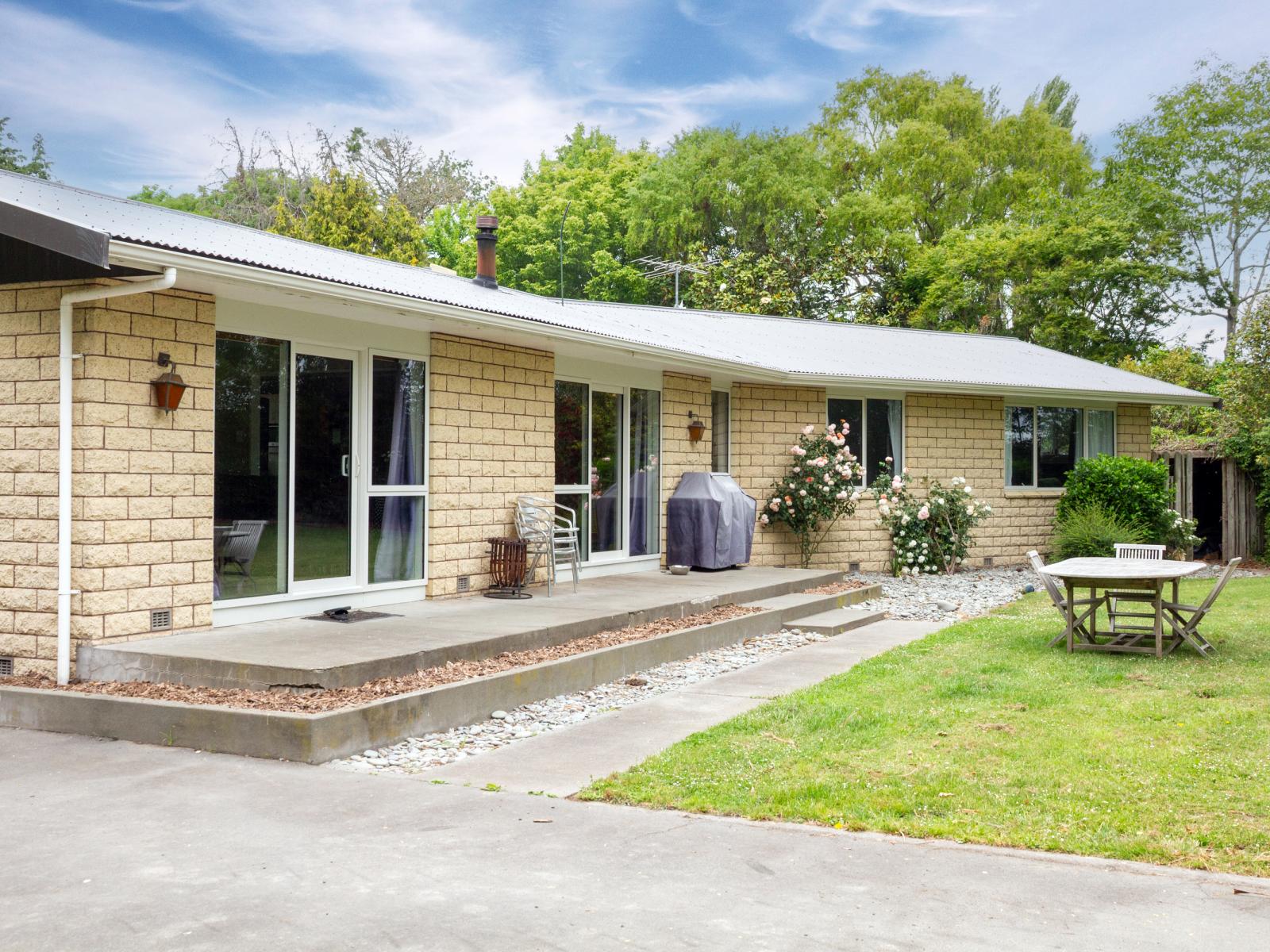 94 Brogdens Road, Lowcliffe