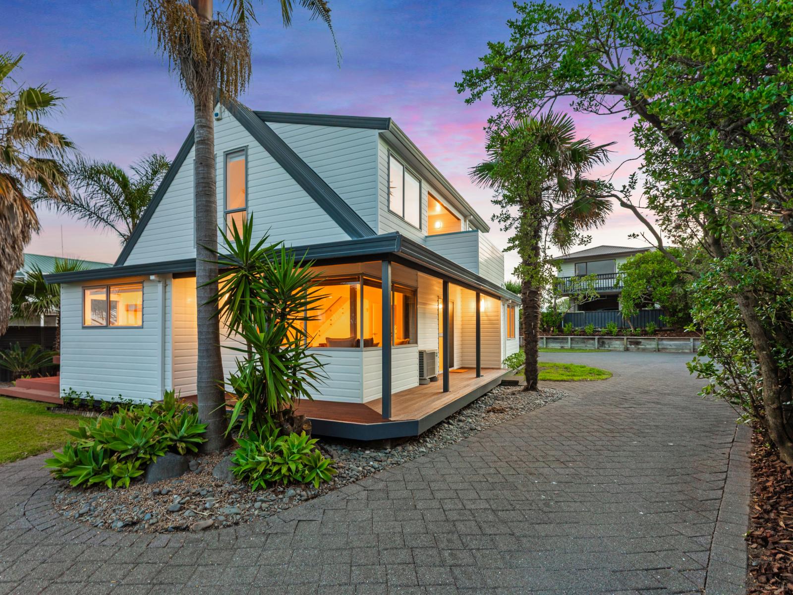338 Papamoa Beach Road, Papamoa Beach