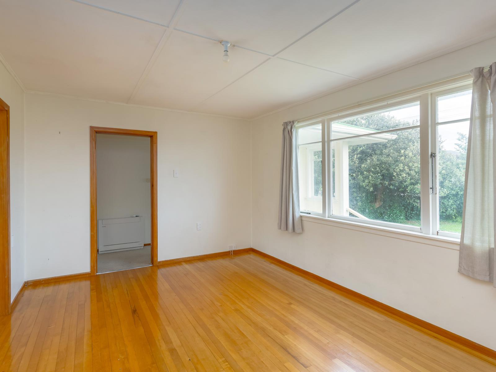 38 Woodward St, Featherston