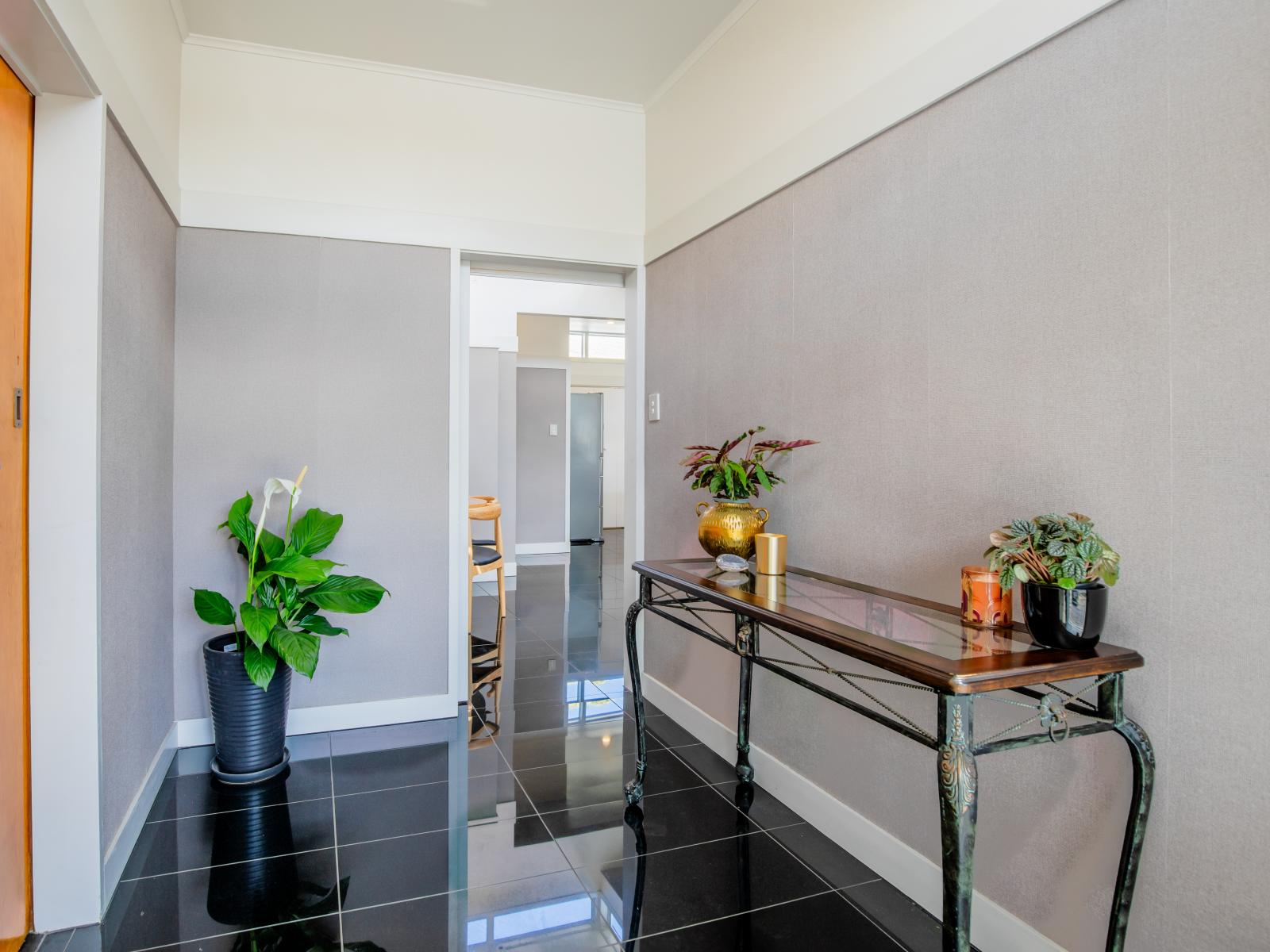 8C Brassey Road, St Johns Hill