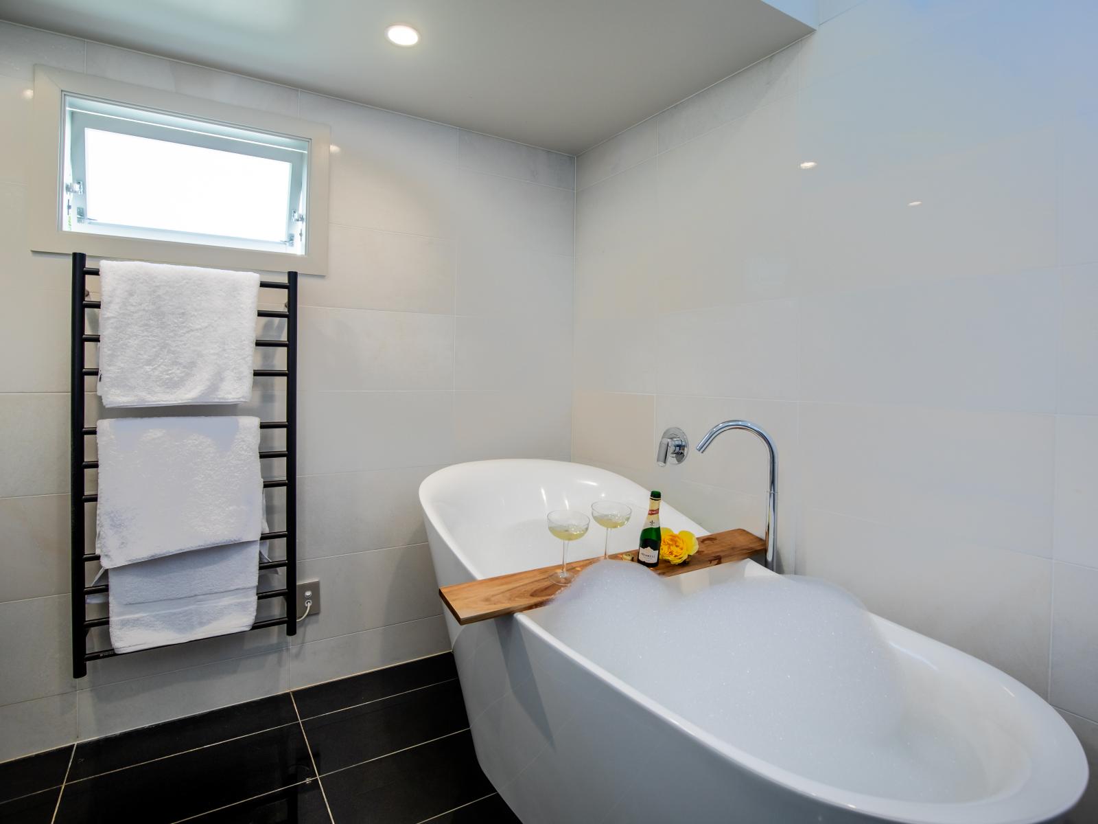 8C Brassey Road, St Johns Hill