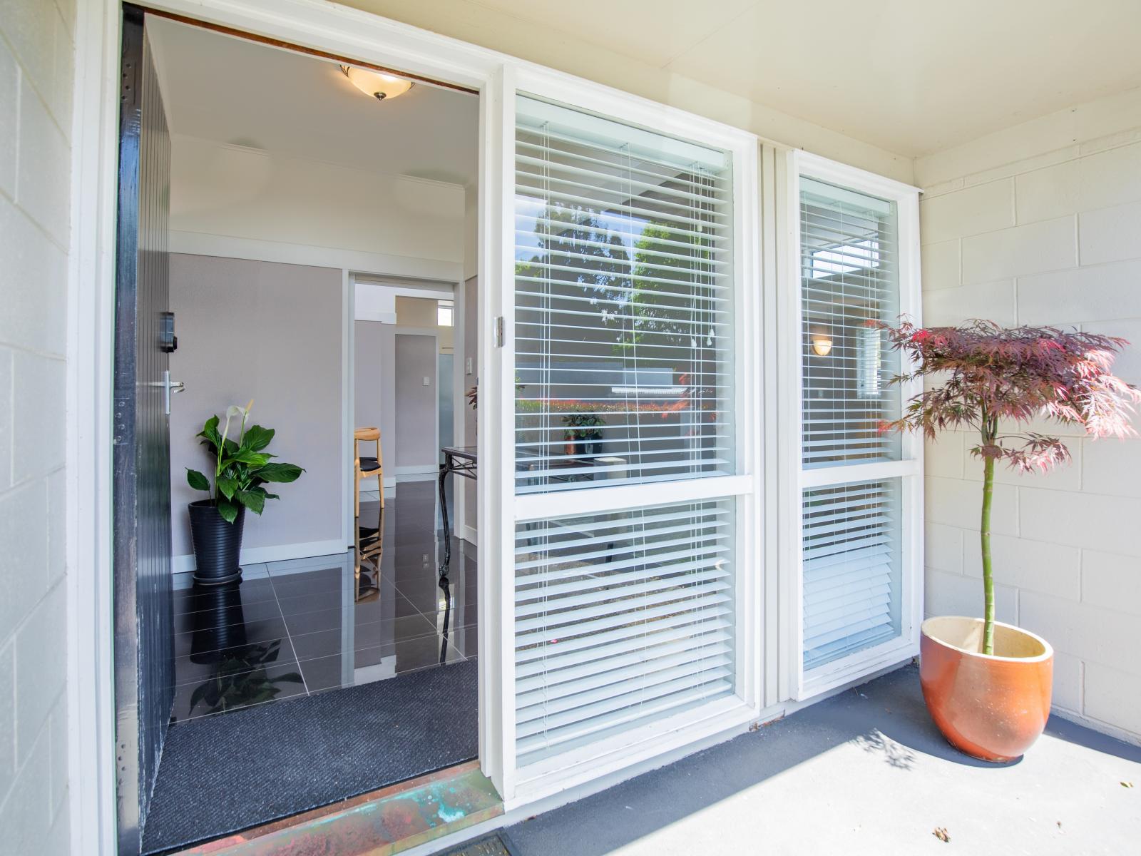 8C Brassey Road, St Johns Hill