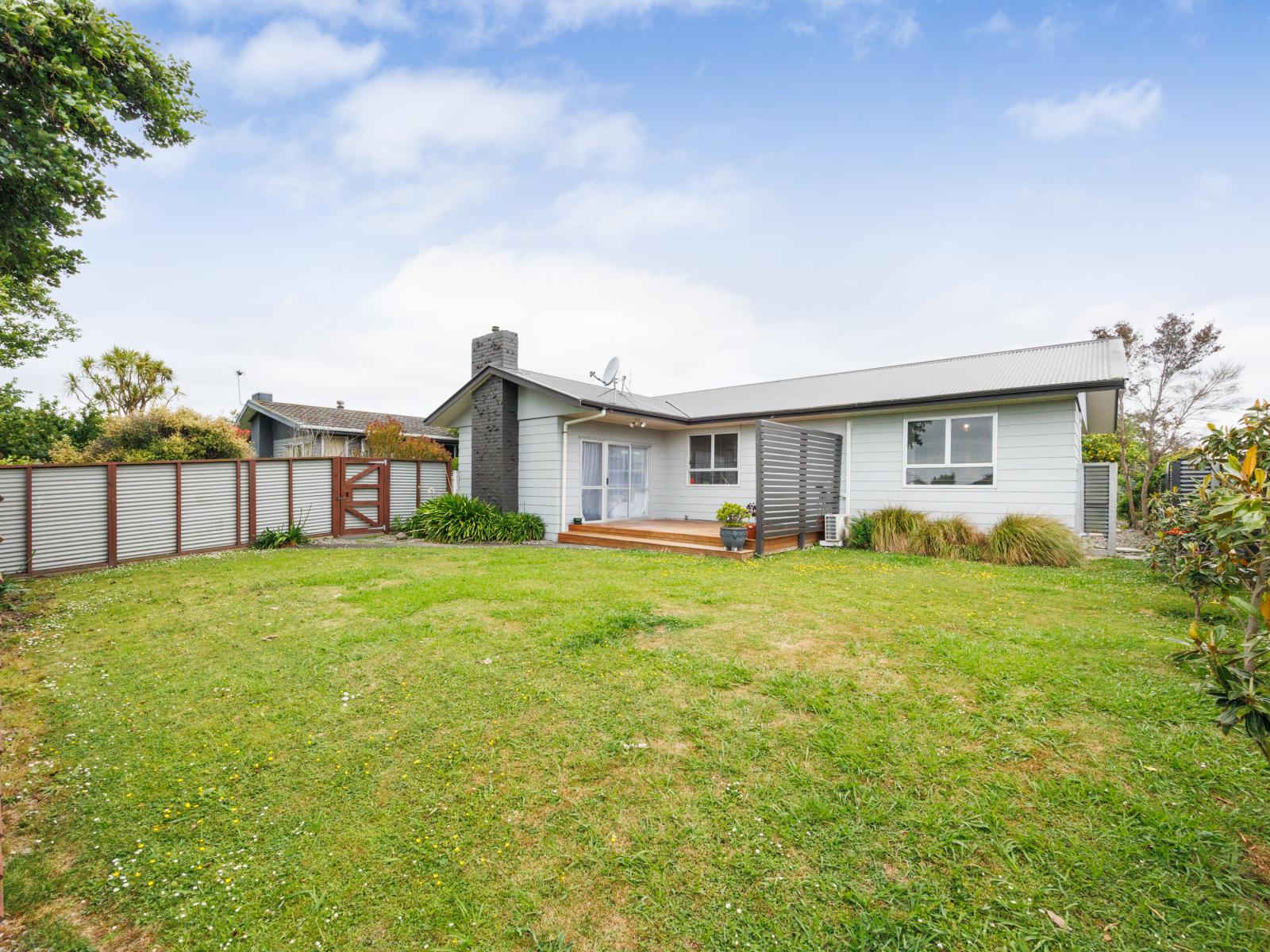 127 Apollo Parade, Milson