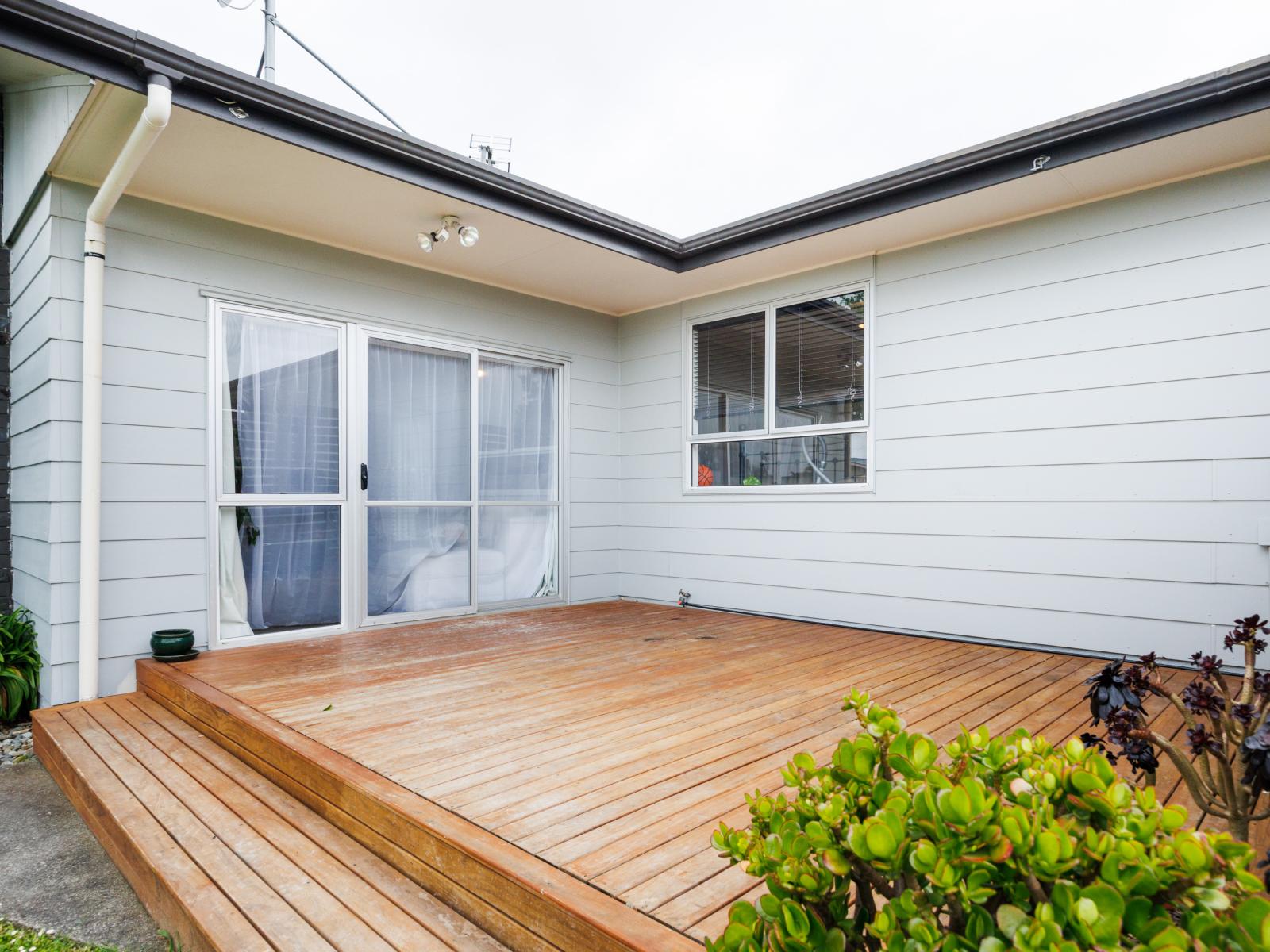 127 Apollo Parade, Milson