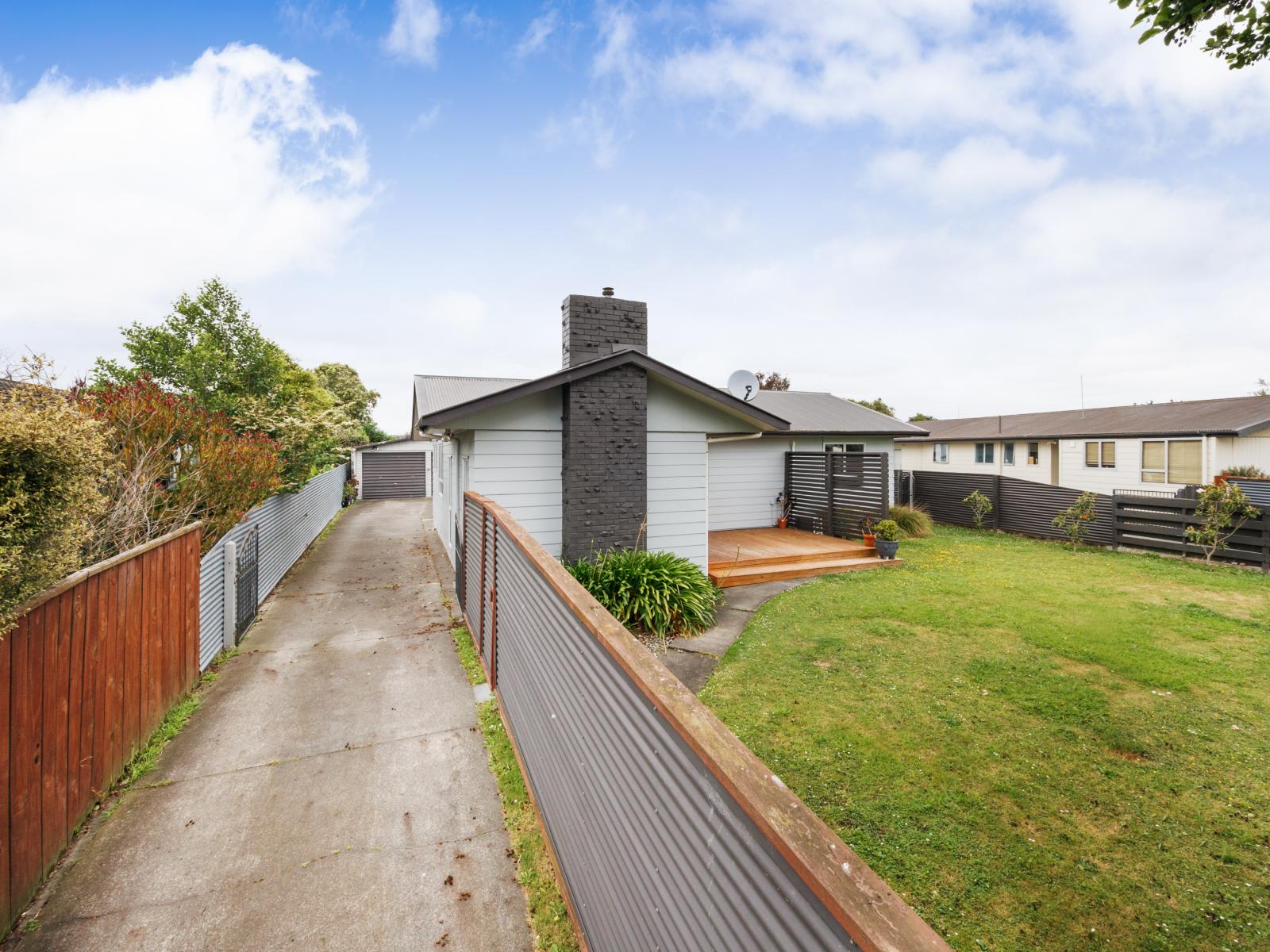 127 Apollo Parade, Milson