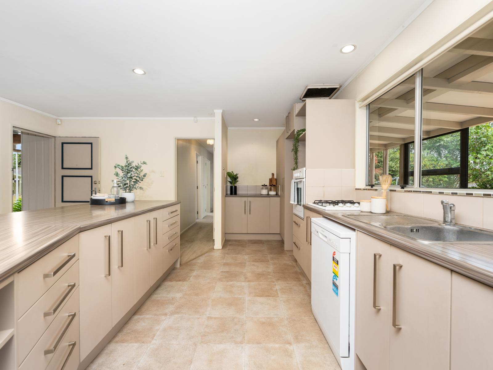 12 Humphries Place, Awapuni