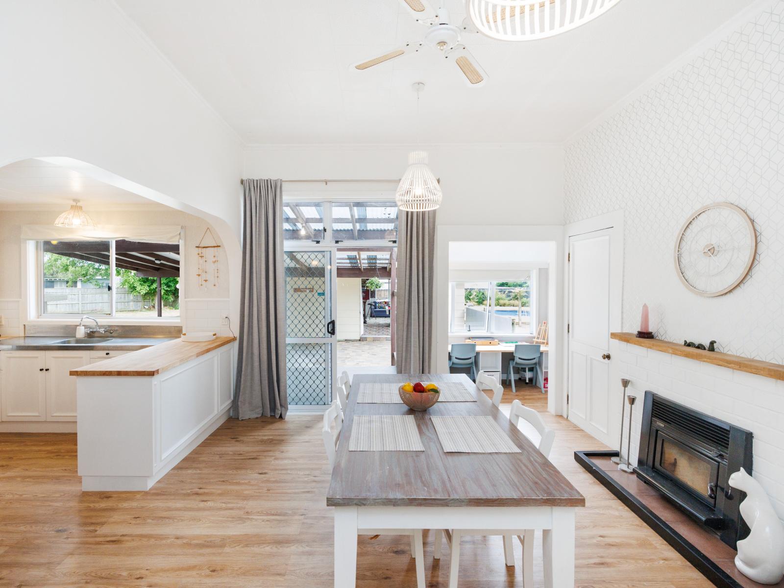 1435 Waughs Road, Aorangi