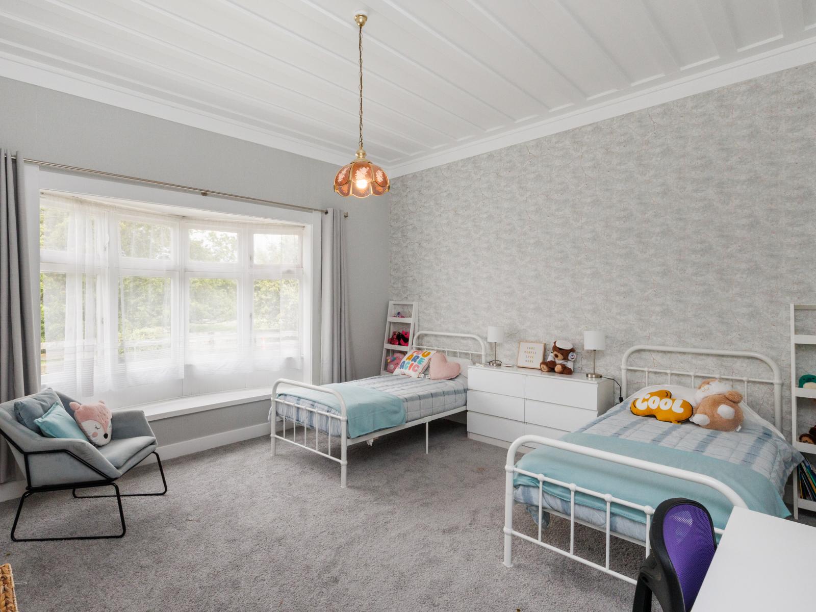 1435 Waughs Road, Aorangi