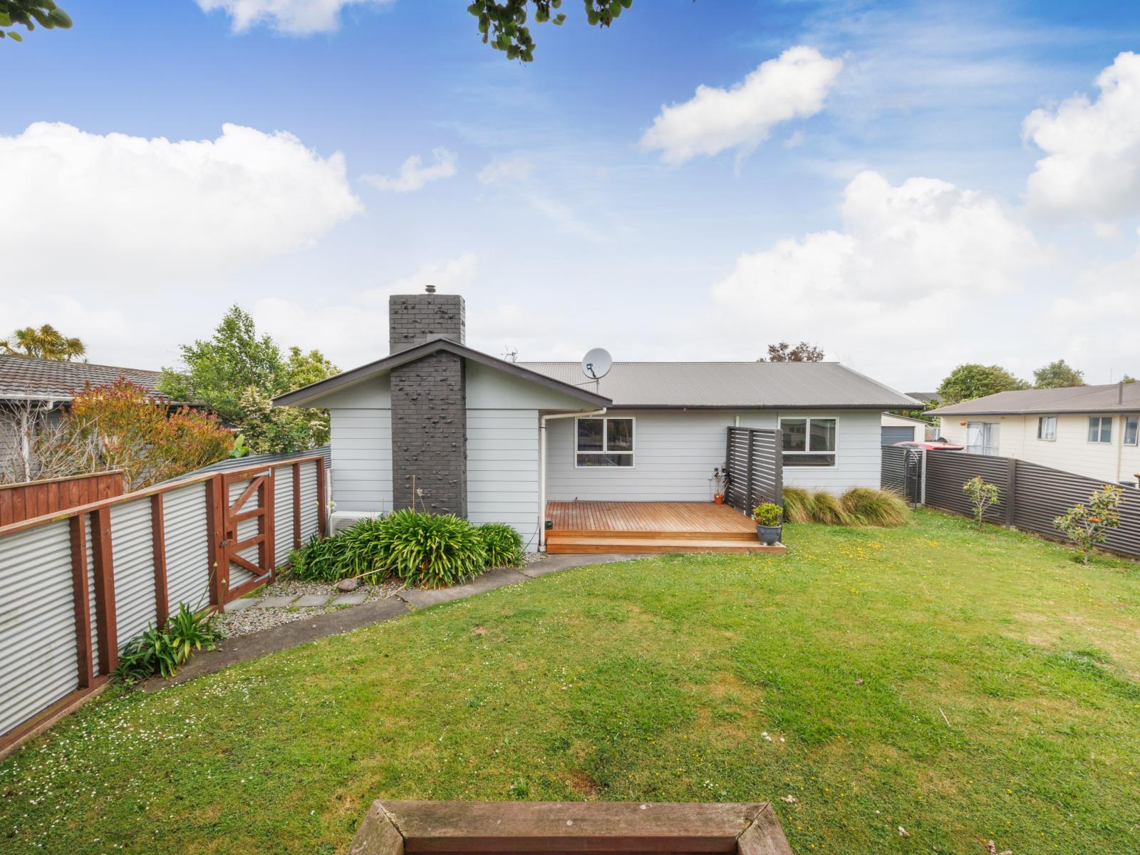 127 Apollo Parade, Milson