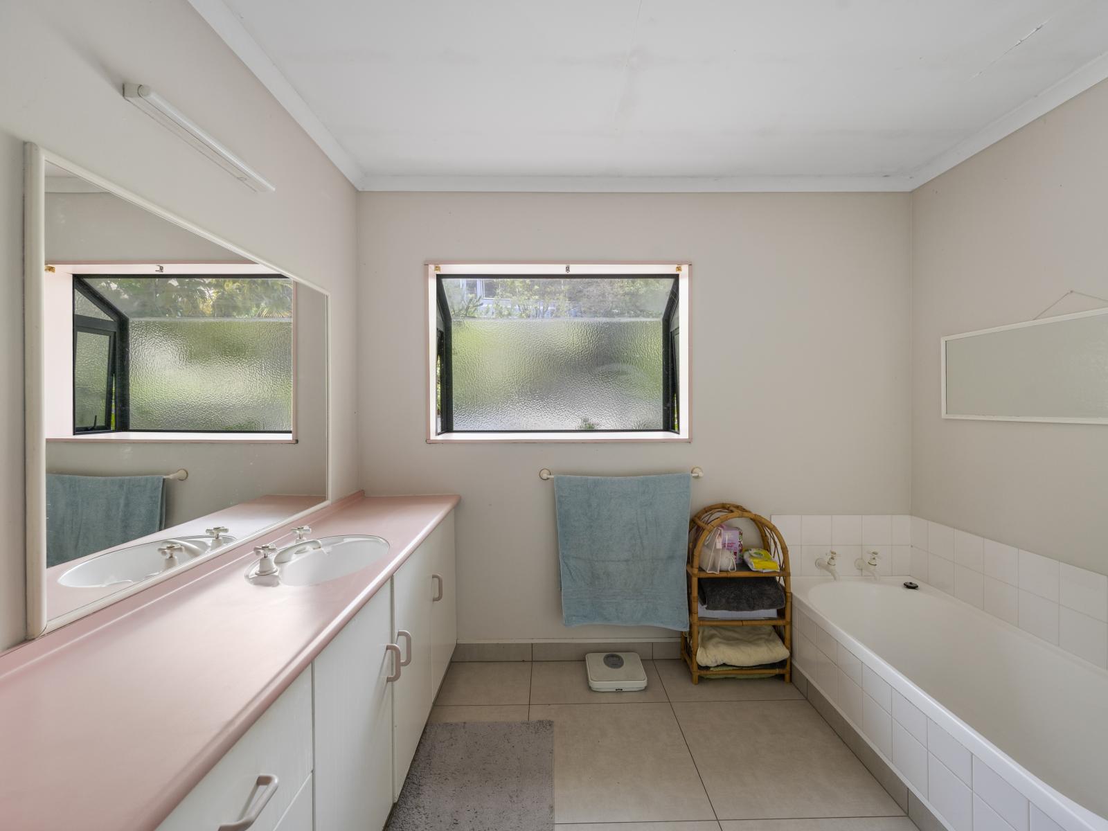 9 Poaka Place, Taradale